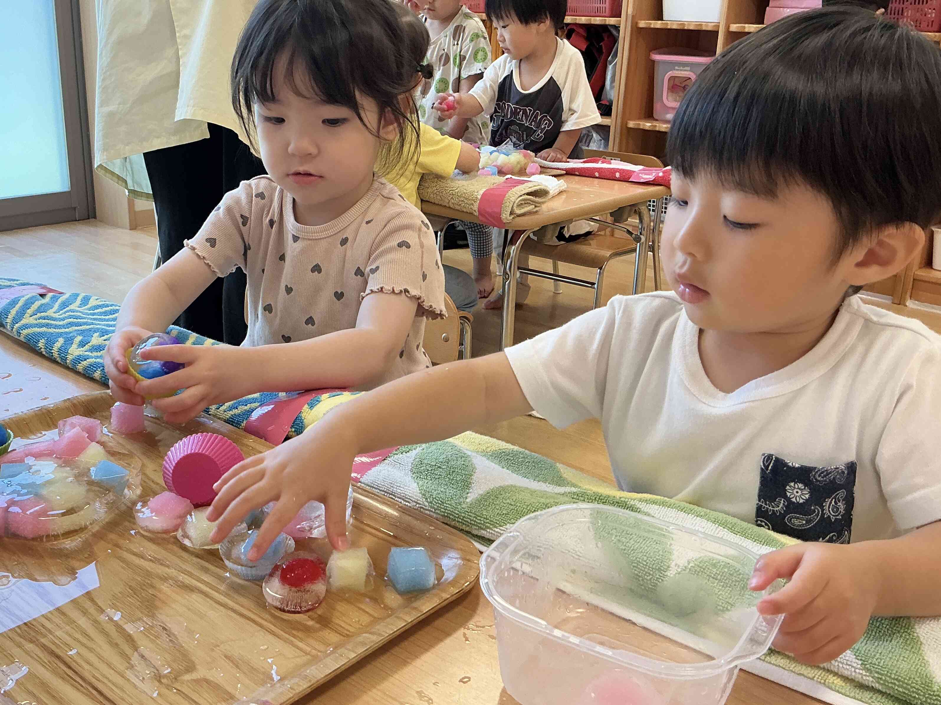 冷たーい！氷で遊ぼう