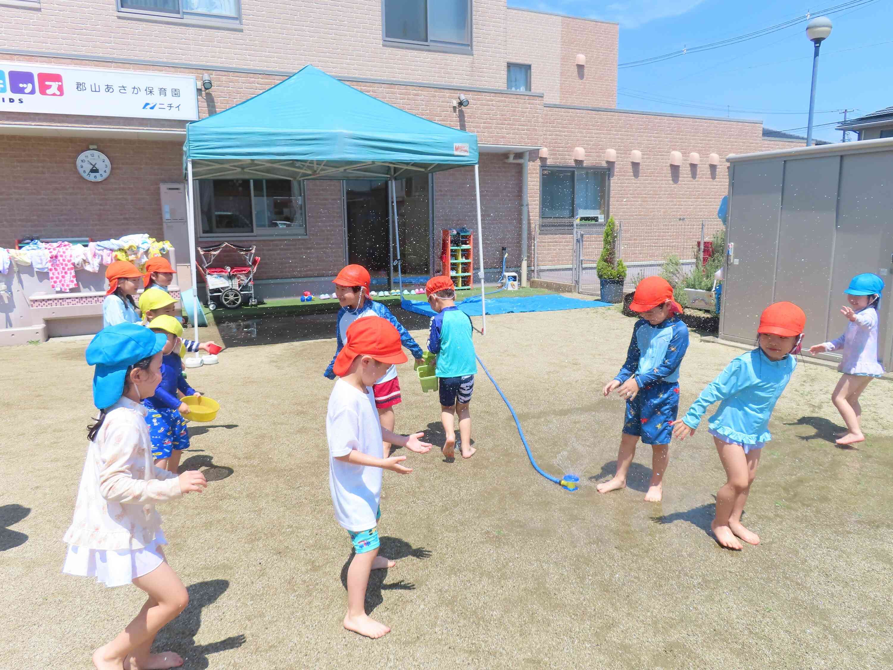 元気に水遊び＆泥遊び！