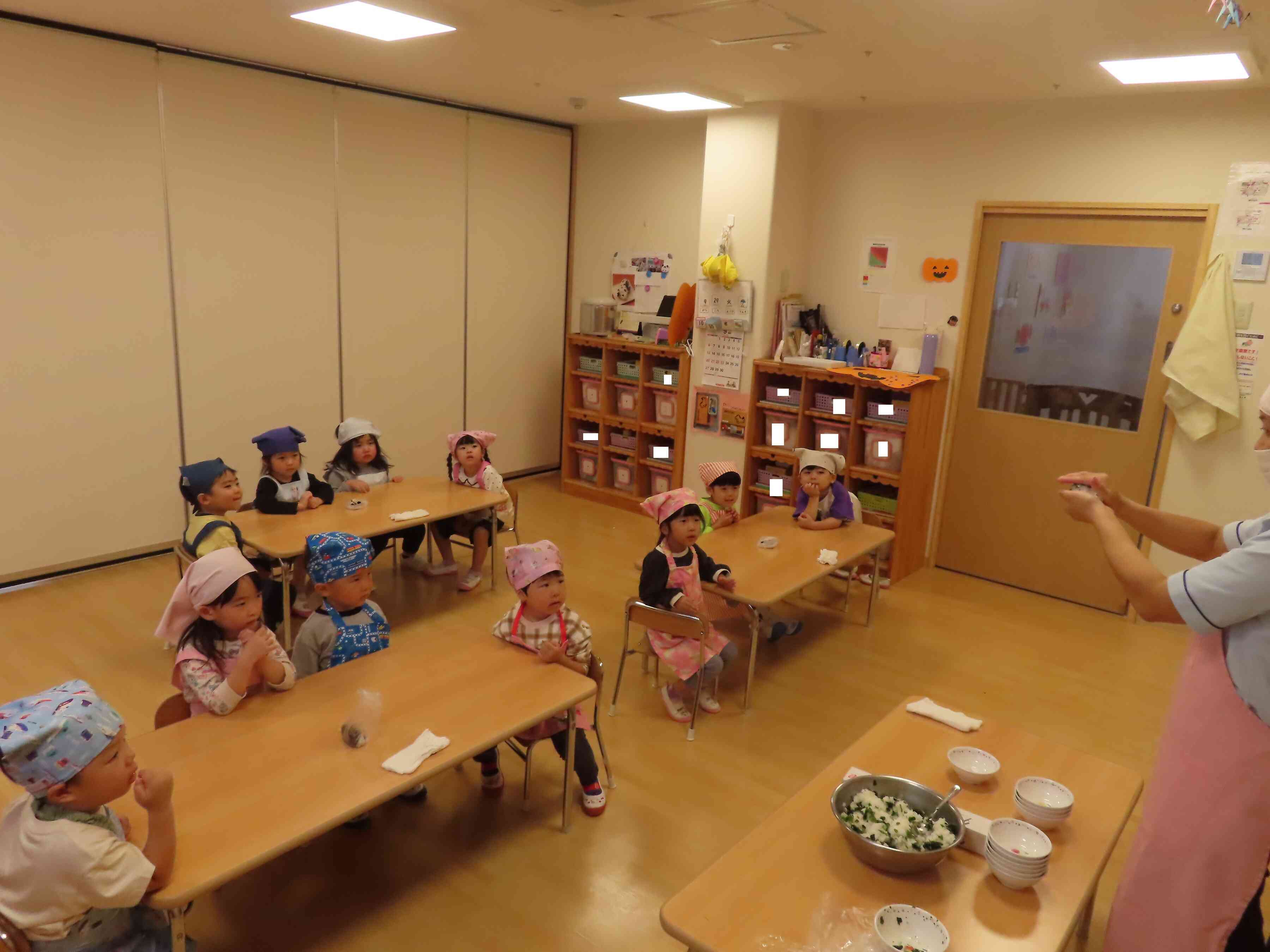 おにぎり作りに挑戦！