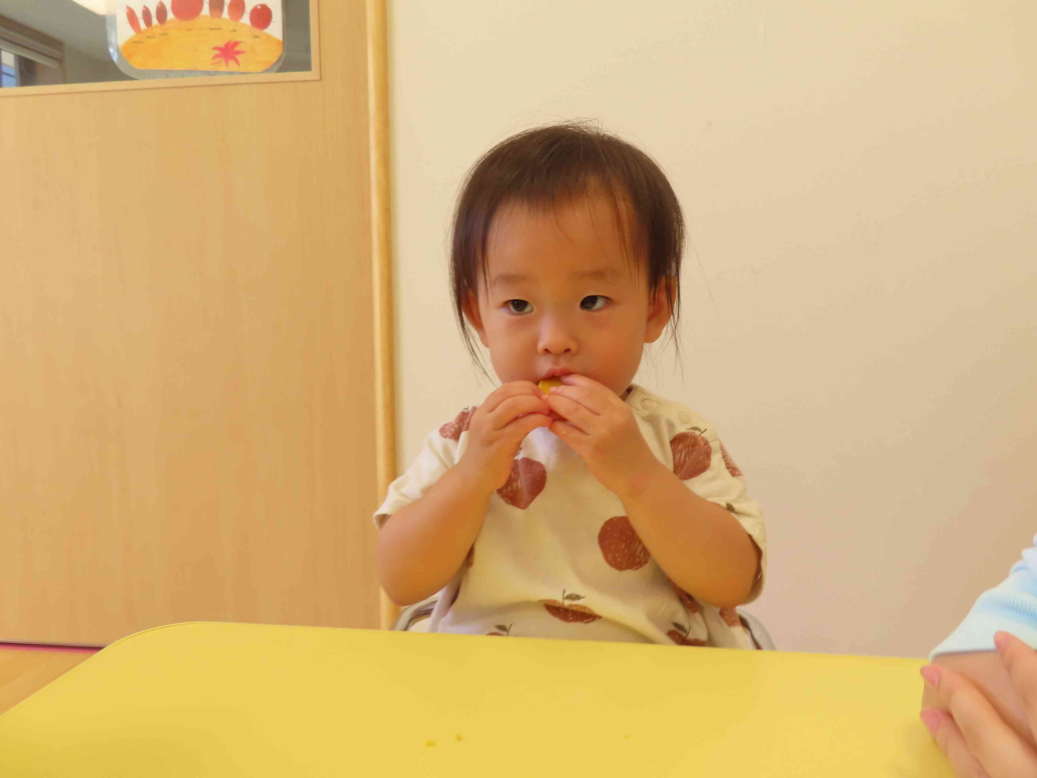 食育活動（ハロウィンクッキー作り）０歳児