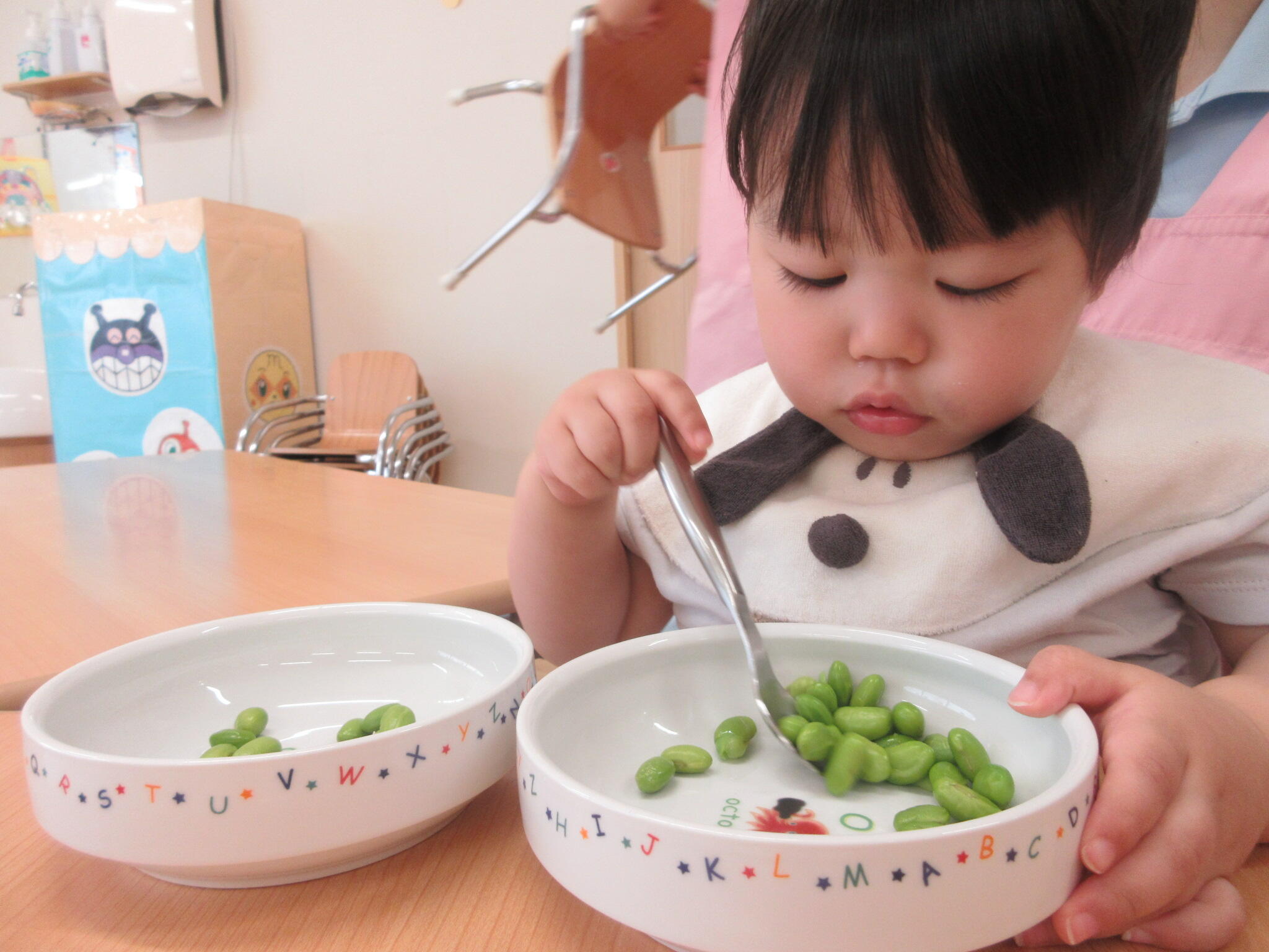 枝豆を…よいしょ！