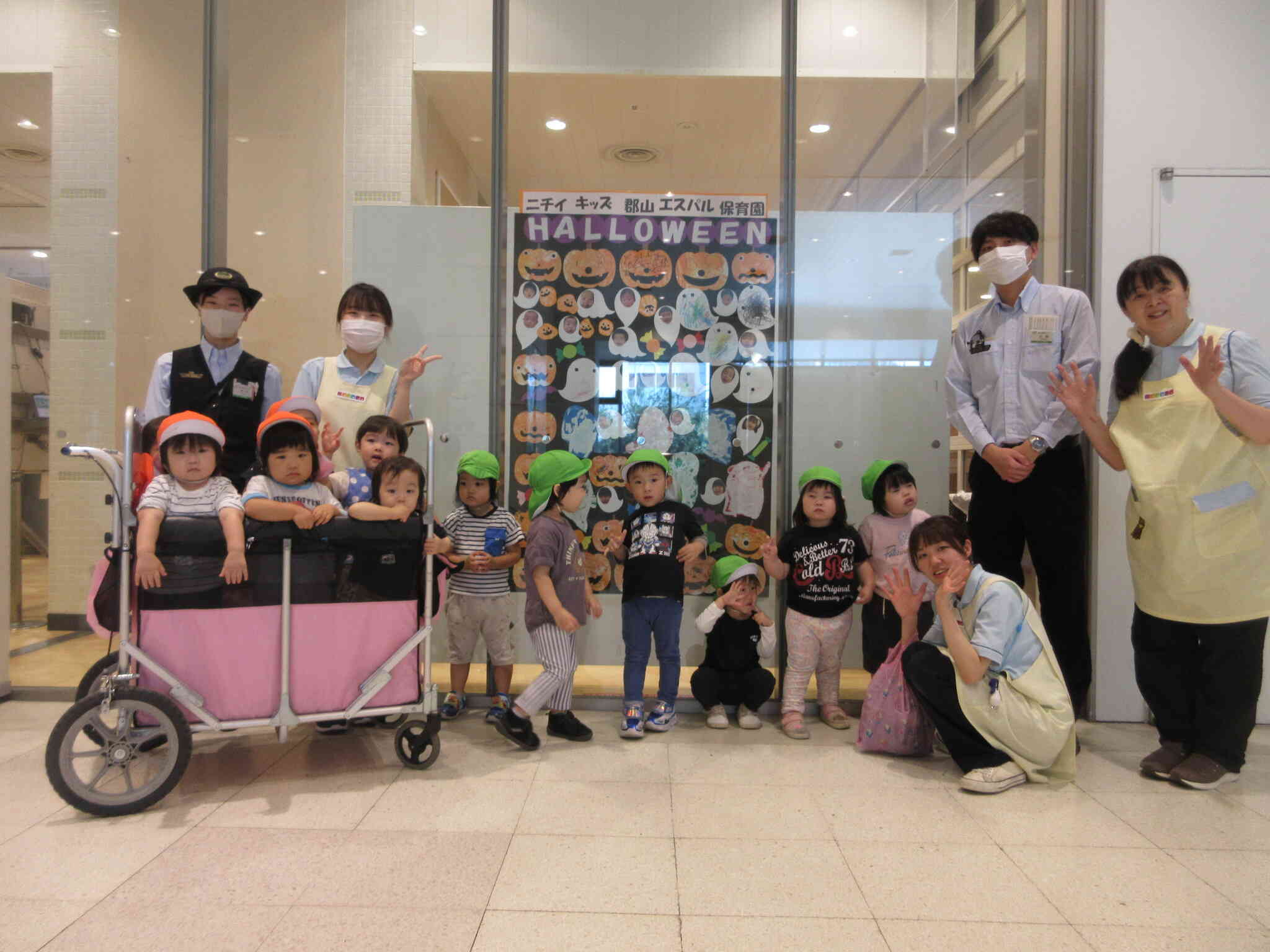 郡山駅みどりの窓口に壁面を飾らせていただきました☆