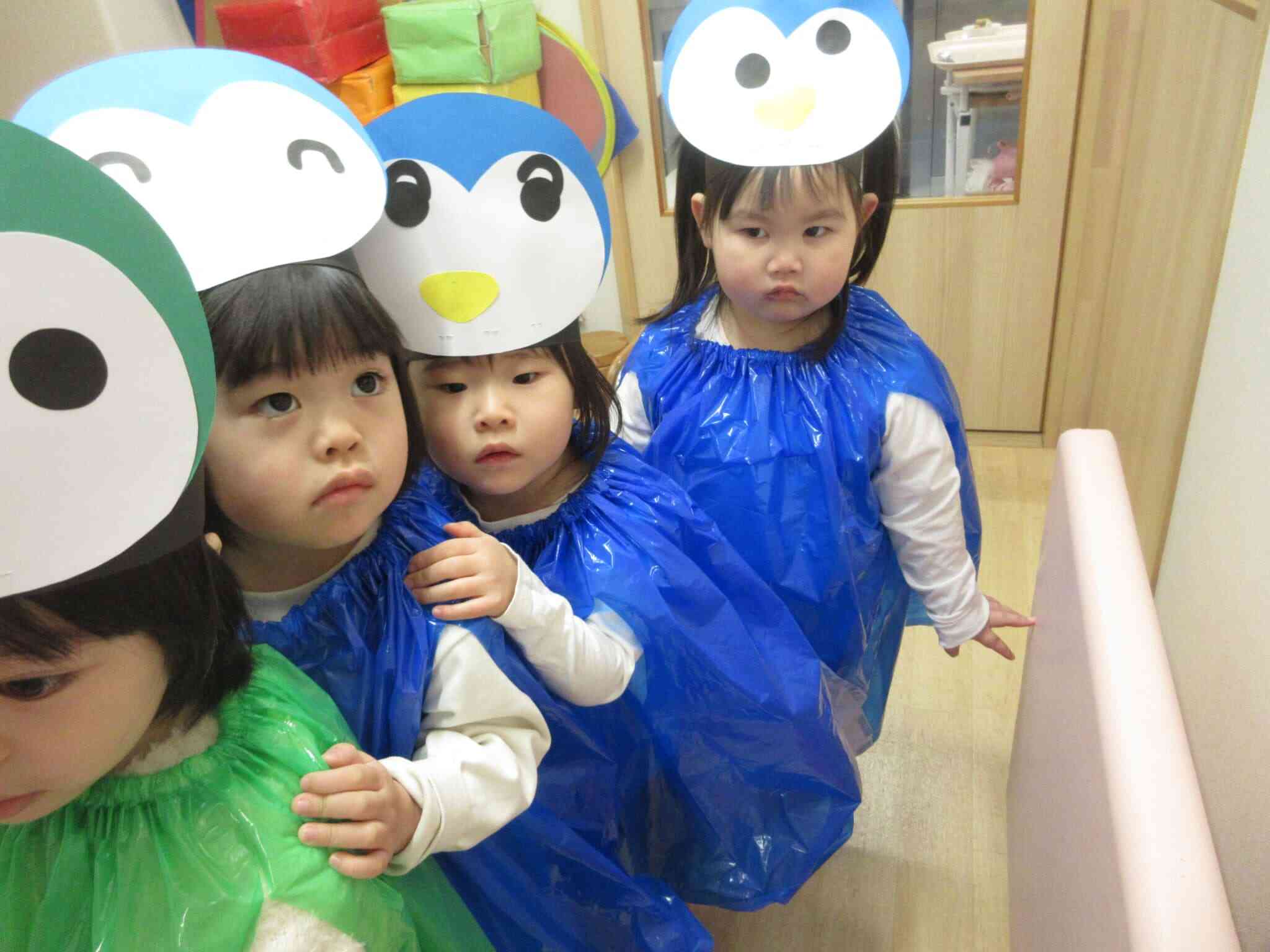 緊張ぎみのペンギンさんたち…がんばれ！