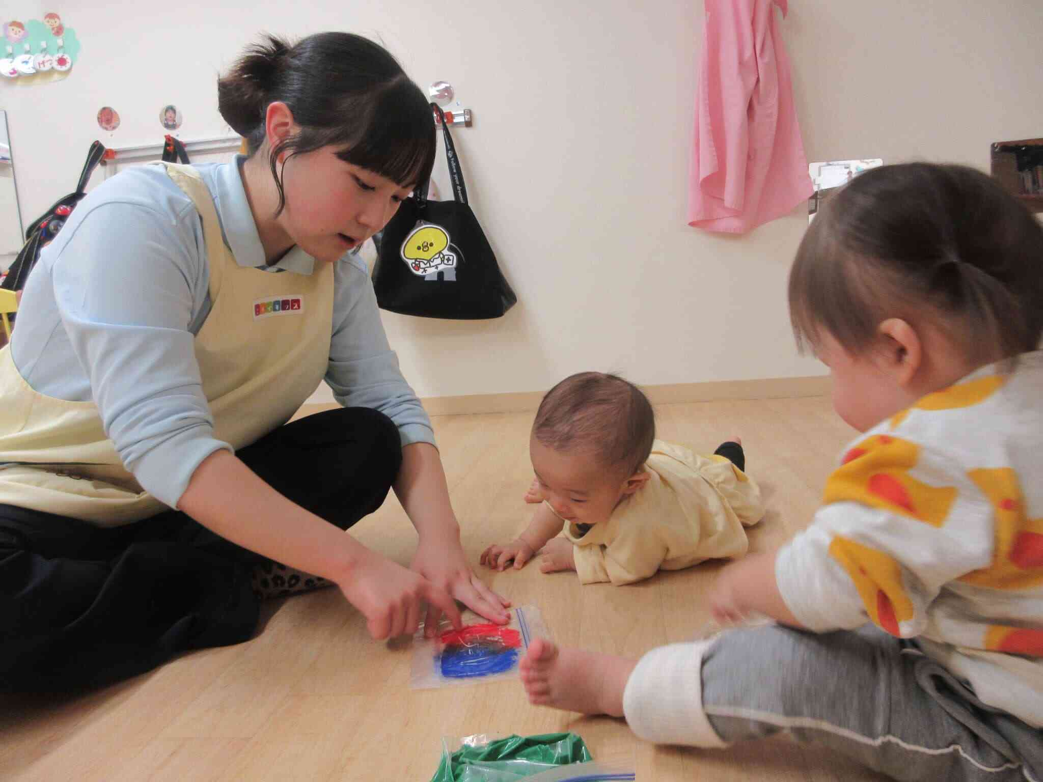 感触遊びをしたよ！