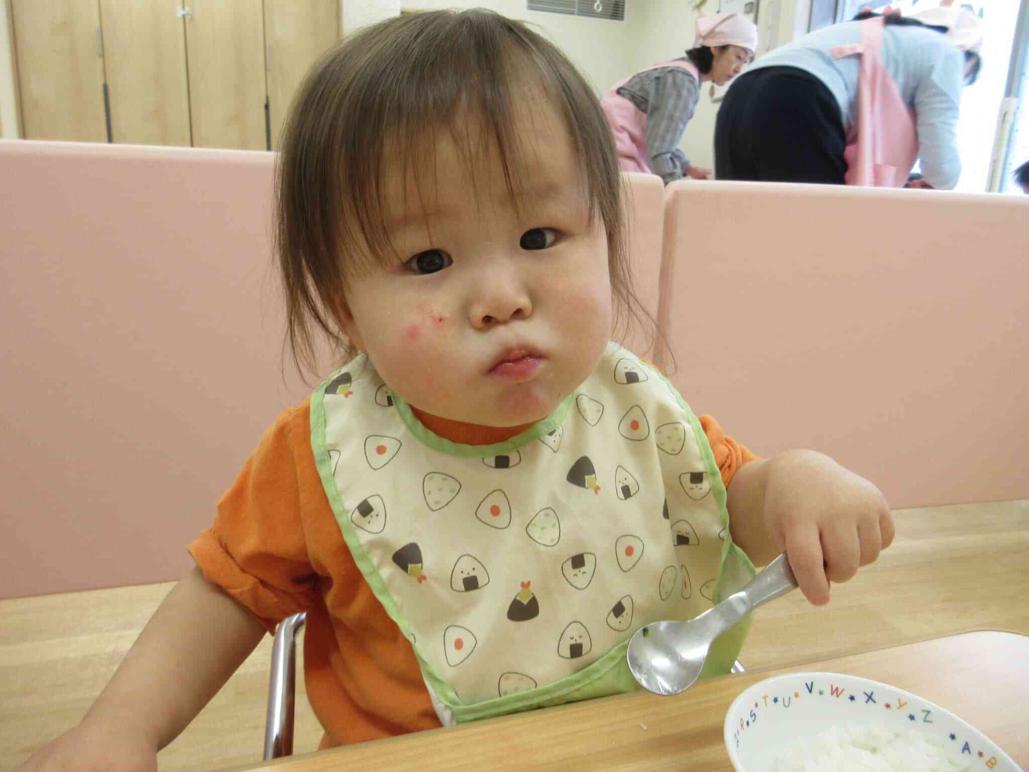 給食おいしいな♪