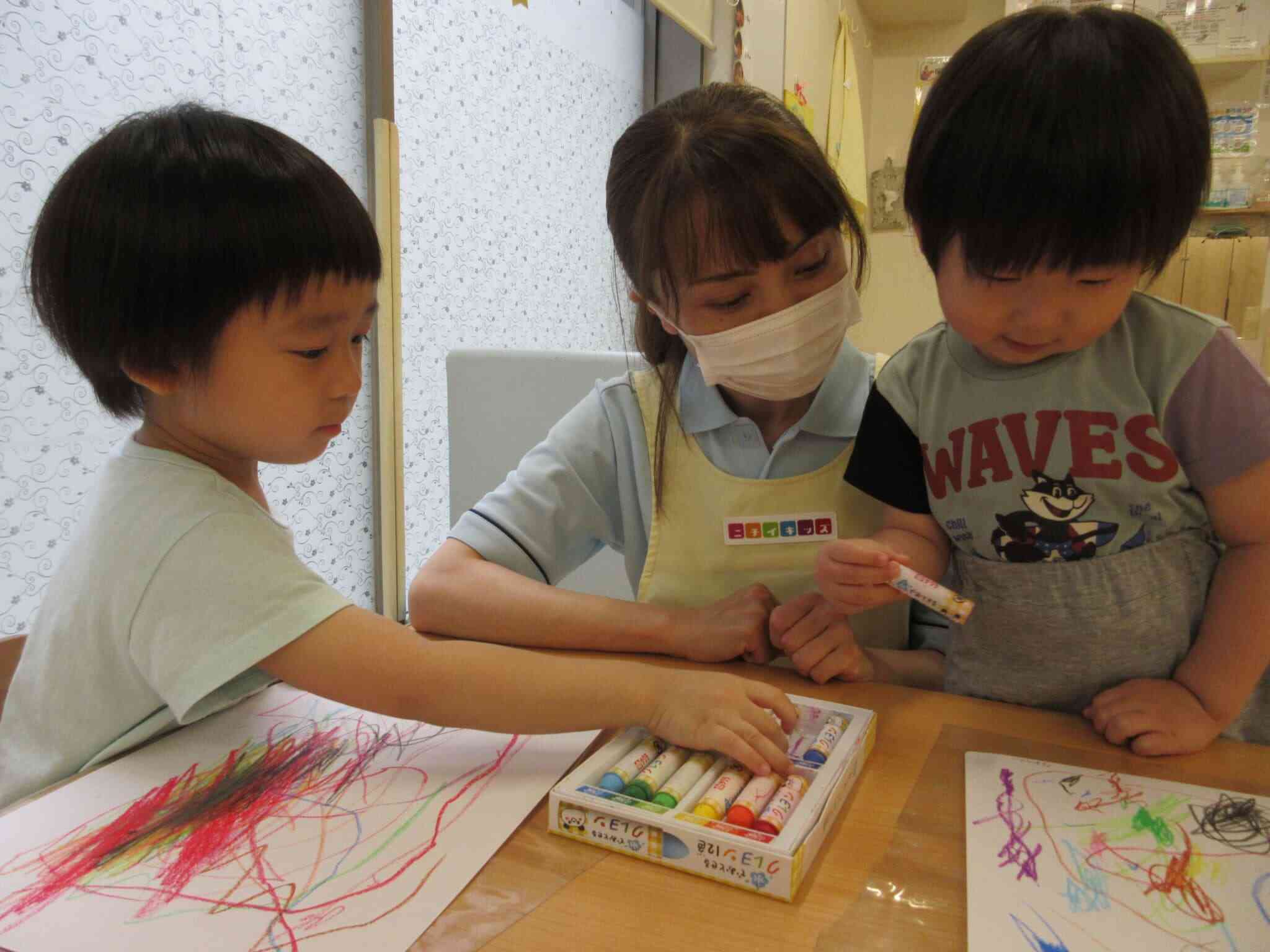 一緒にお絵描き楽しいね♪