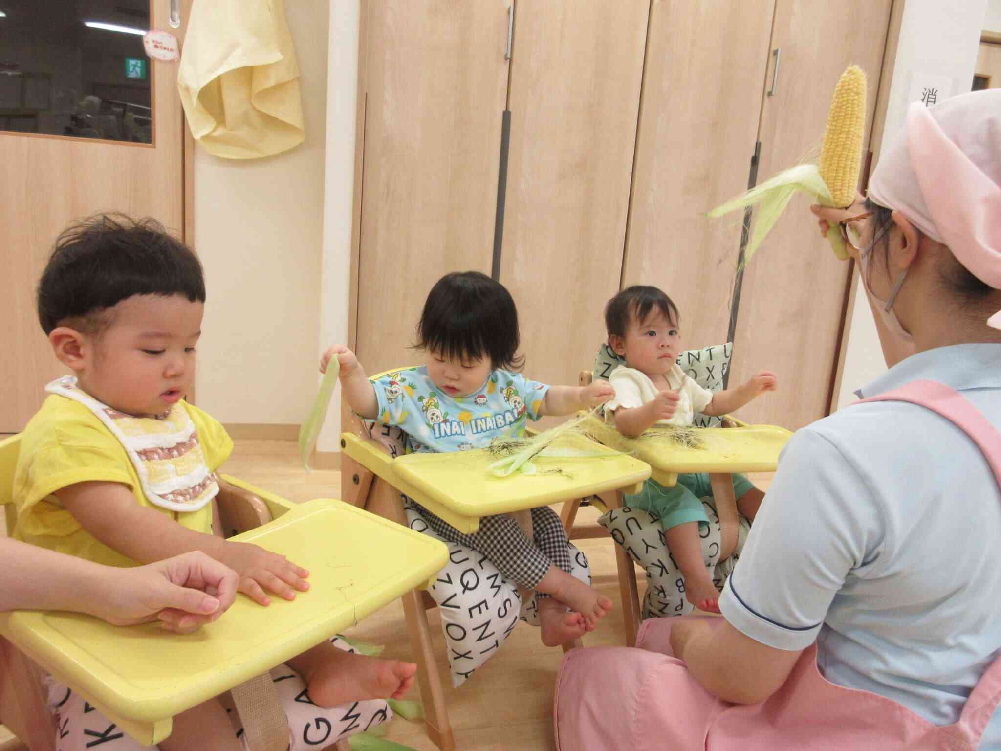 とうもろこしさんは、たくさんお洋服を着ていたよ。