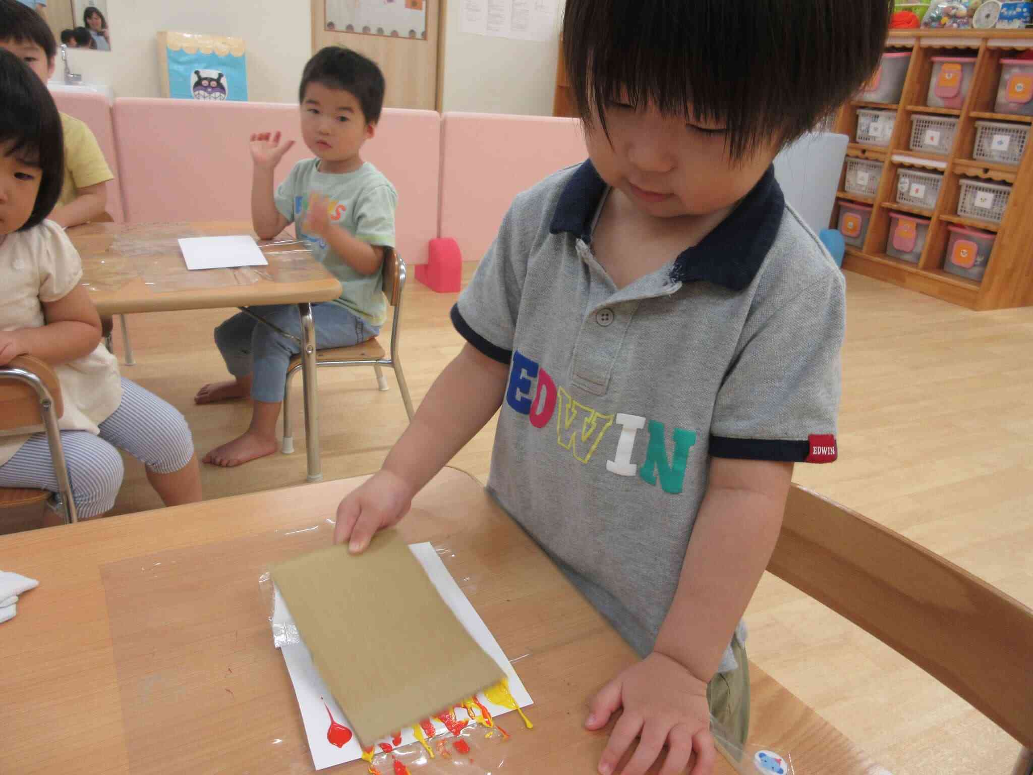 絵の具でくだもの作り♪