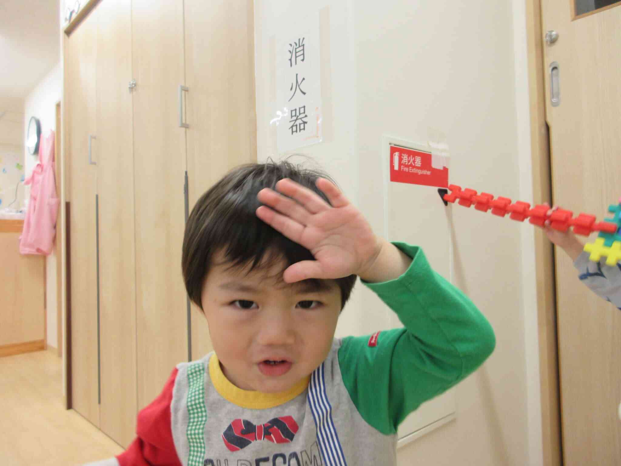 お巡りさんのポーズ！