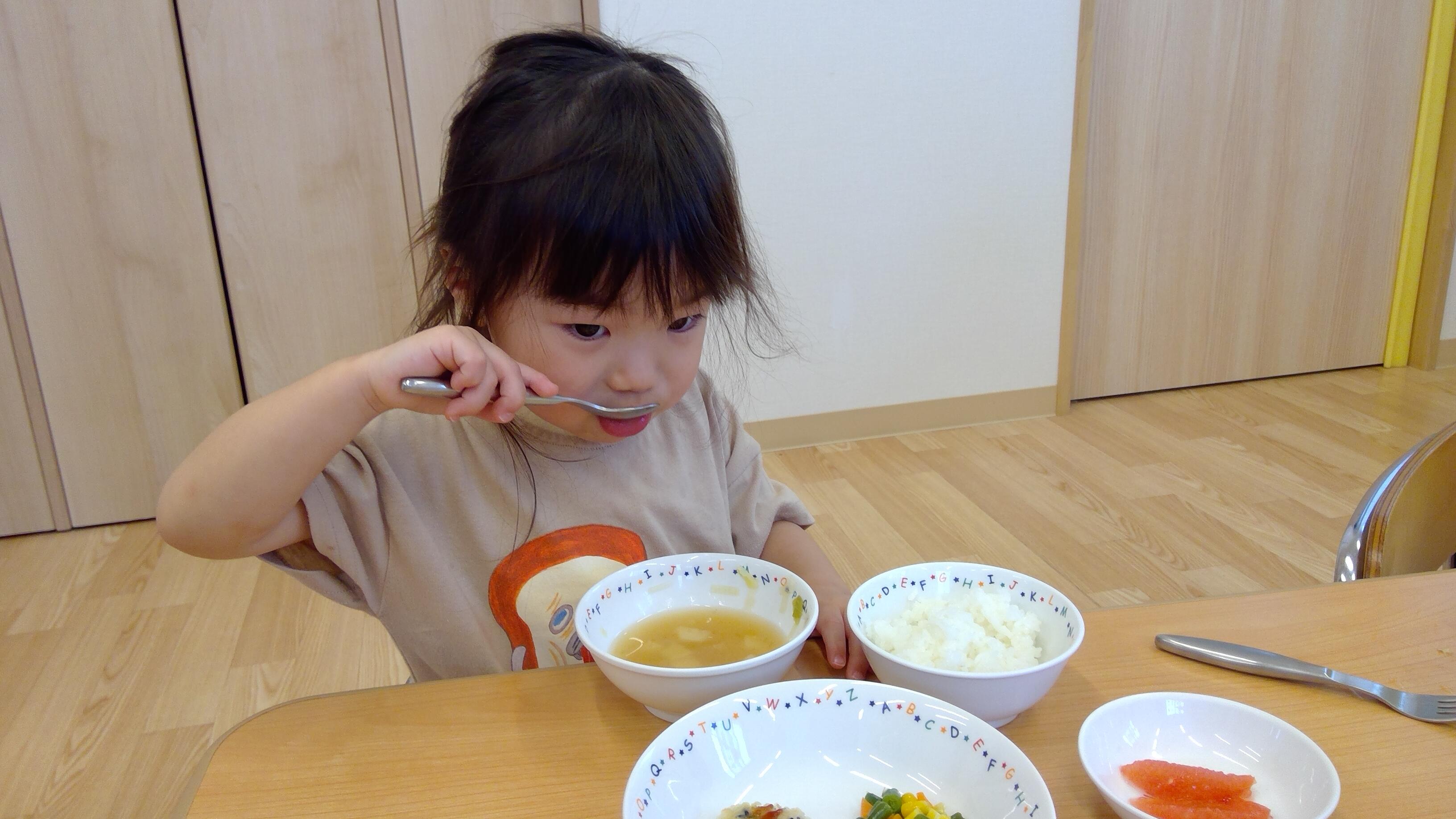 お手伝いしたキャベツは特別おいしいね