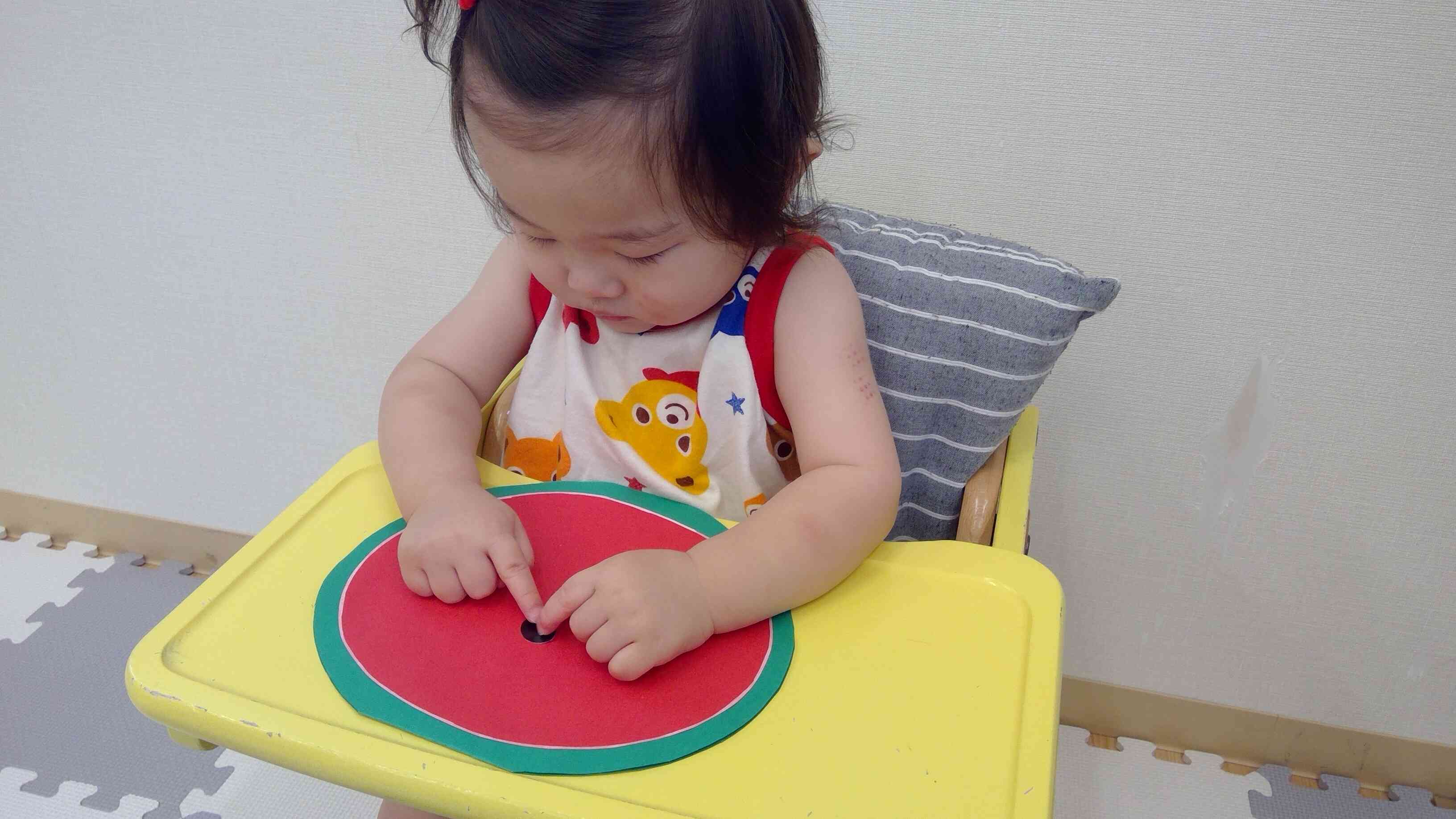 ひよこ組はすいかのうちわを作ったよ!
