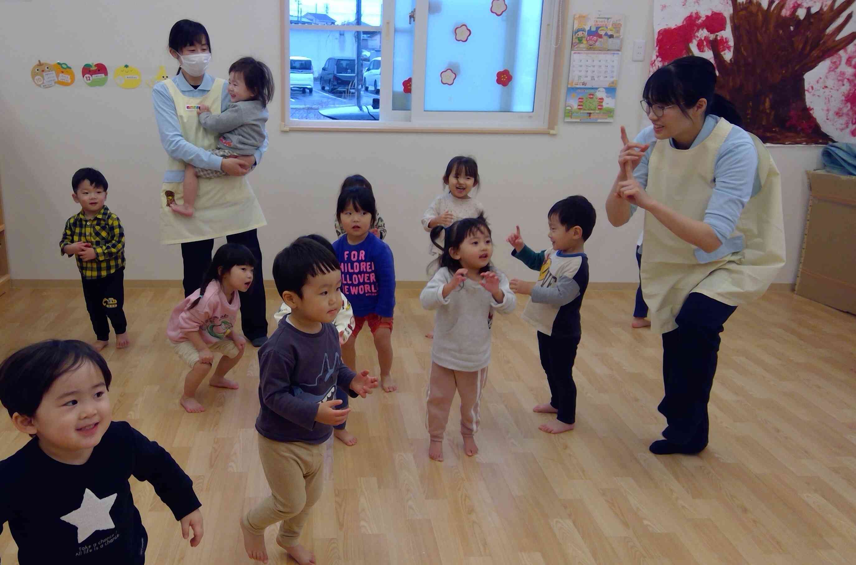 忍者になって歩こう 体操の様子です