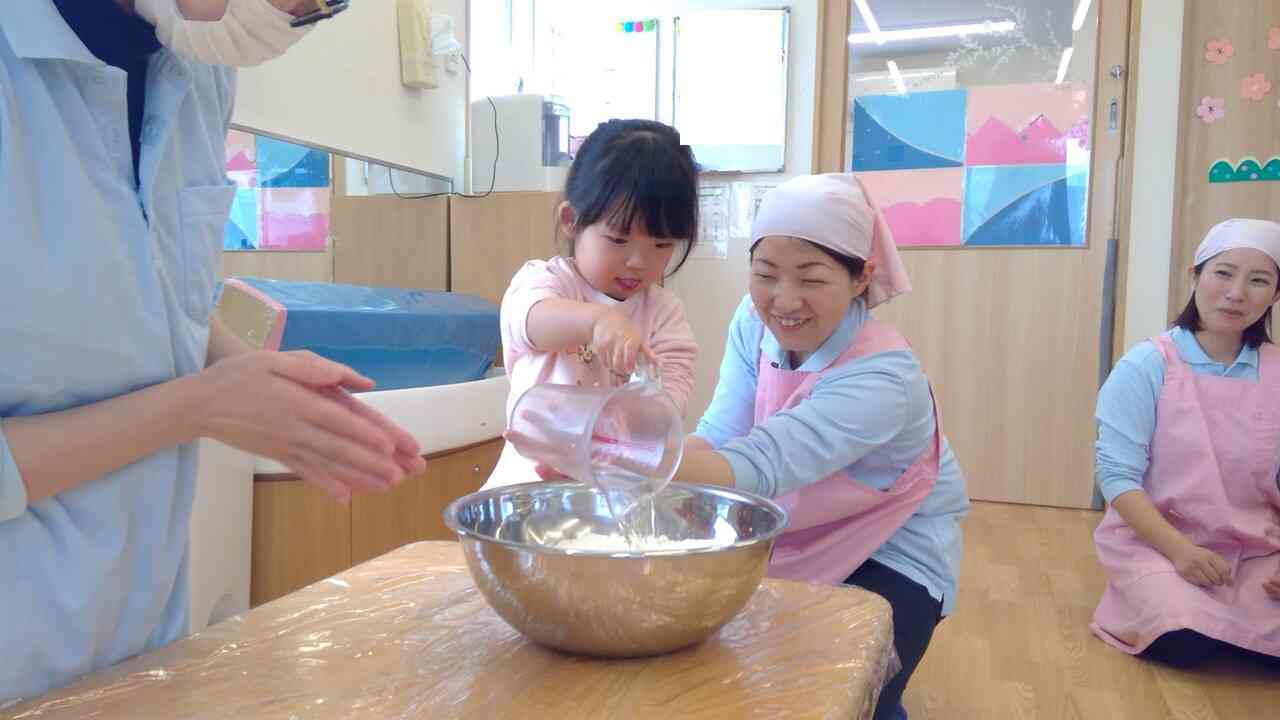 水がこぼれないようにゆっくり水を入れたよ♪