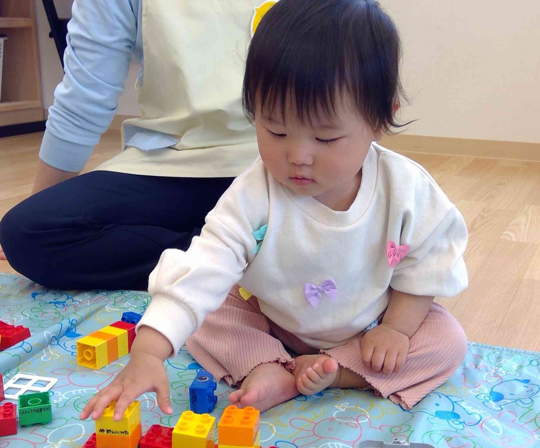 ブロック上手に積み上げれるね