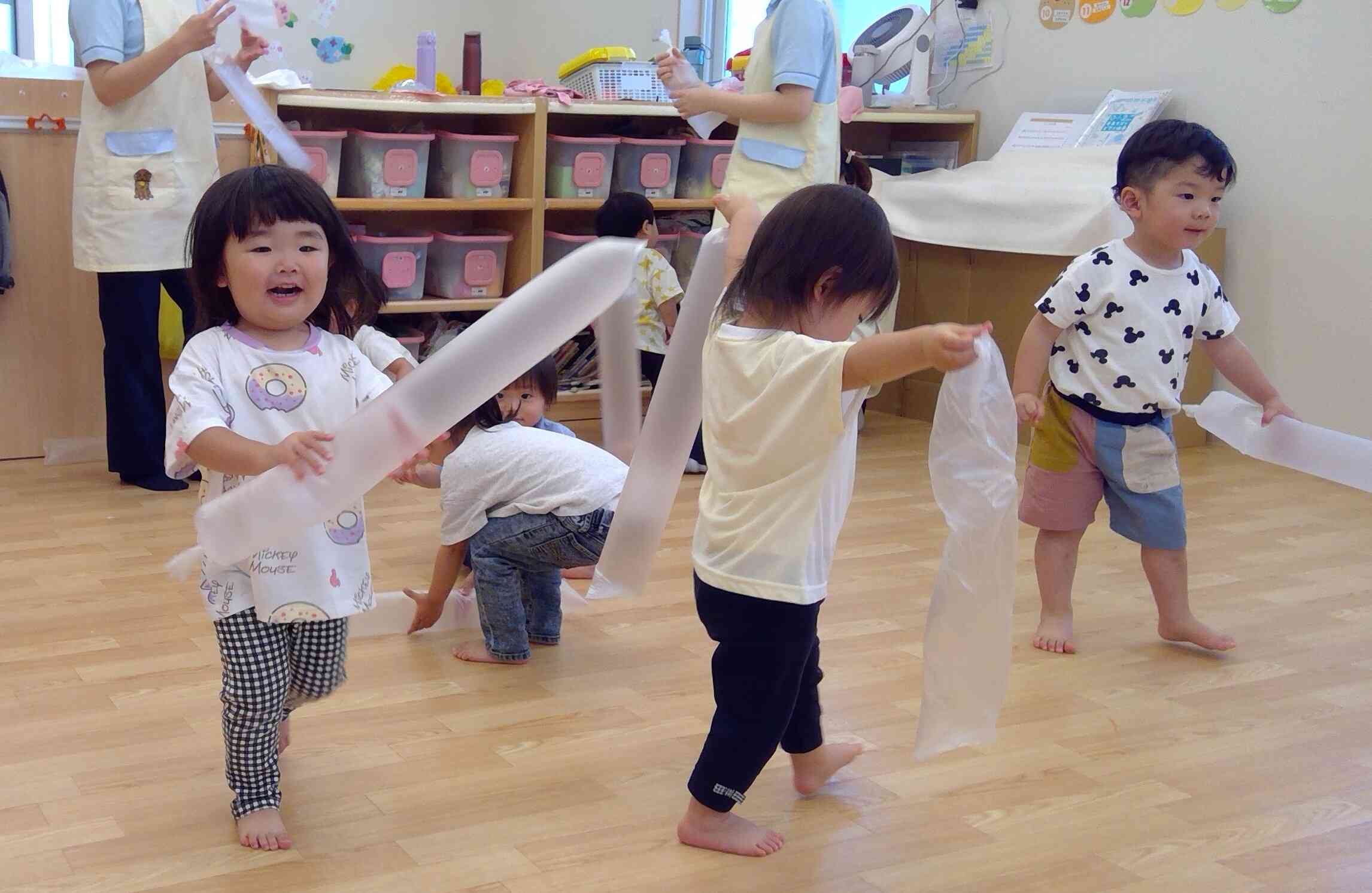 傘袋で遊ぼう（1,2歳児）