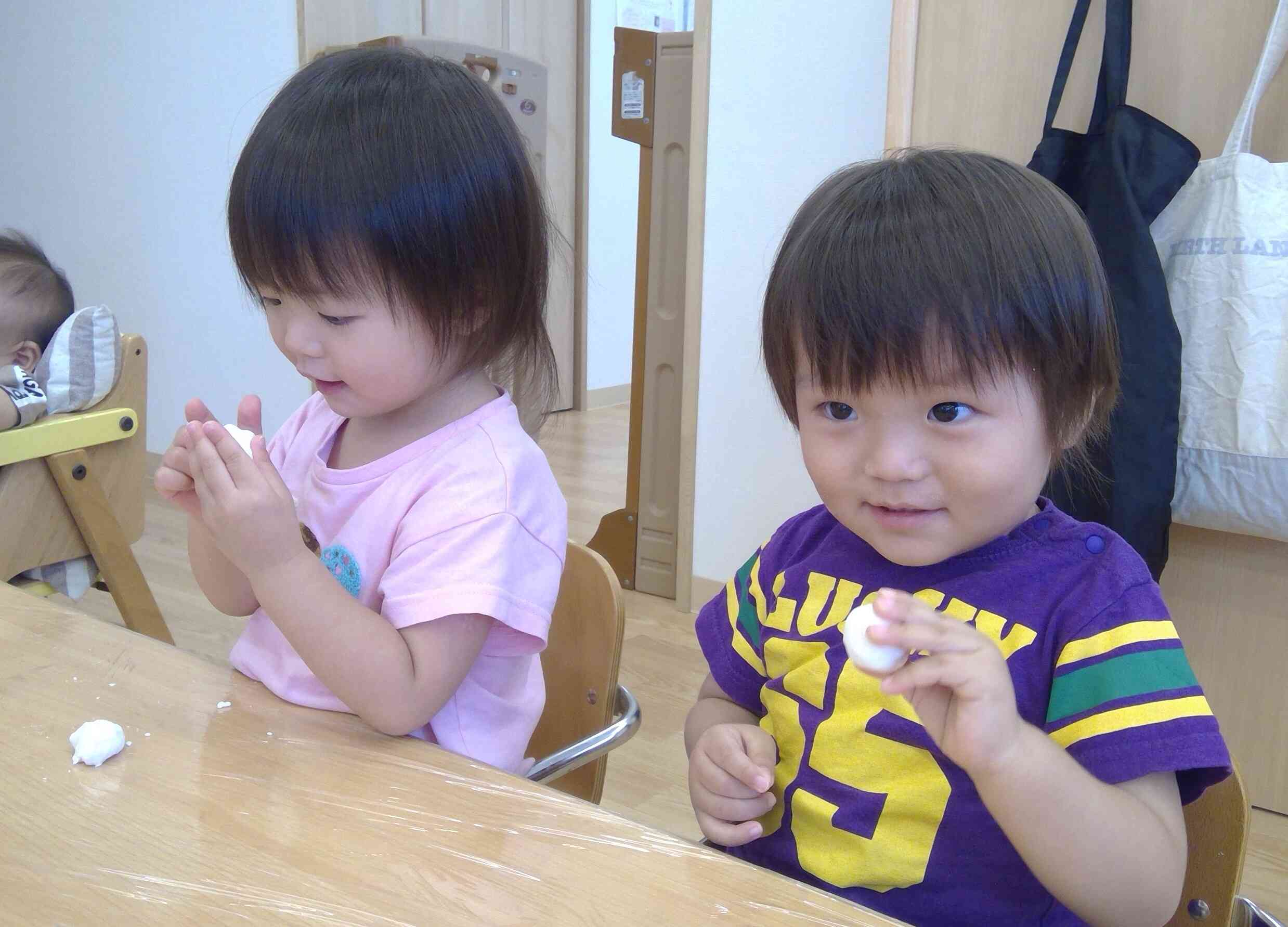 食育～十五夜の月見だんごをつくろう～（０．１．２歳児）