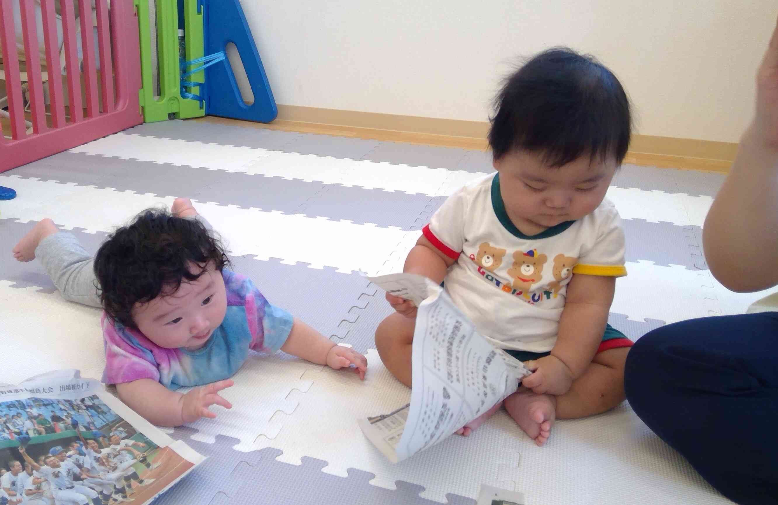 最近のひよこ組（0歳児）の様子