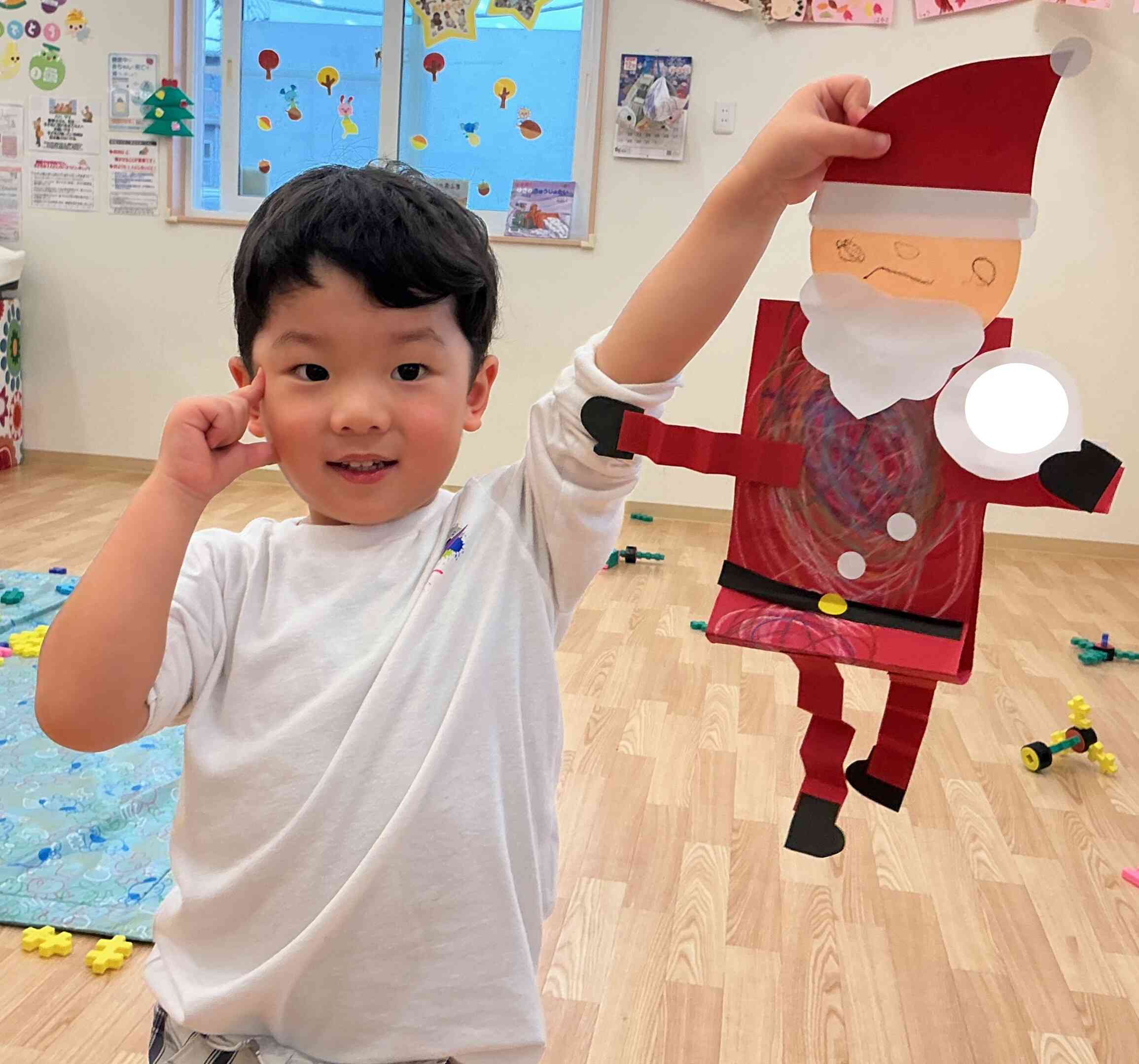 クリスマス製作の様子～２歳児クラス～