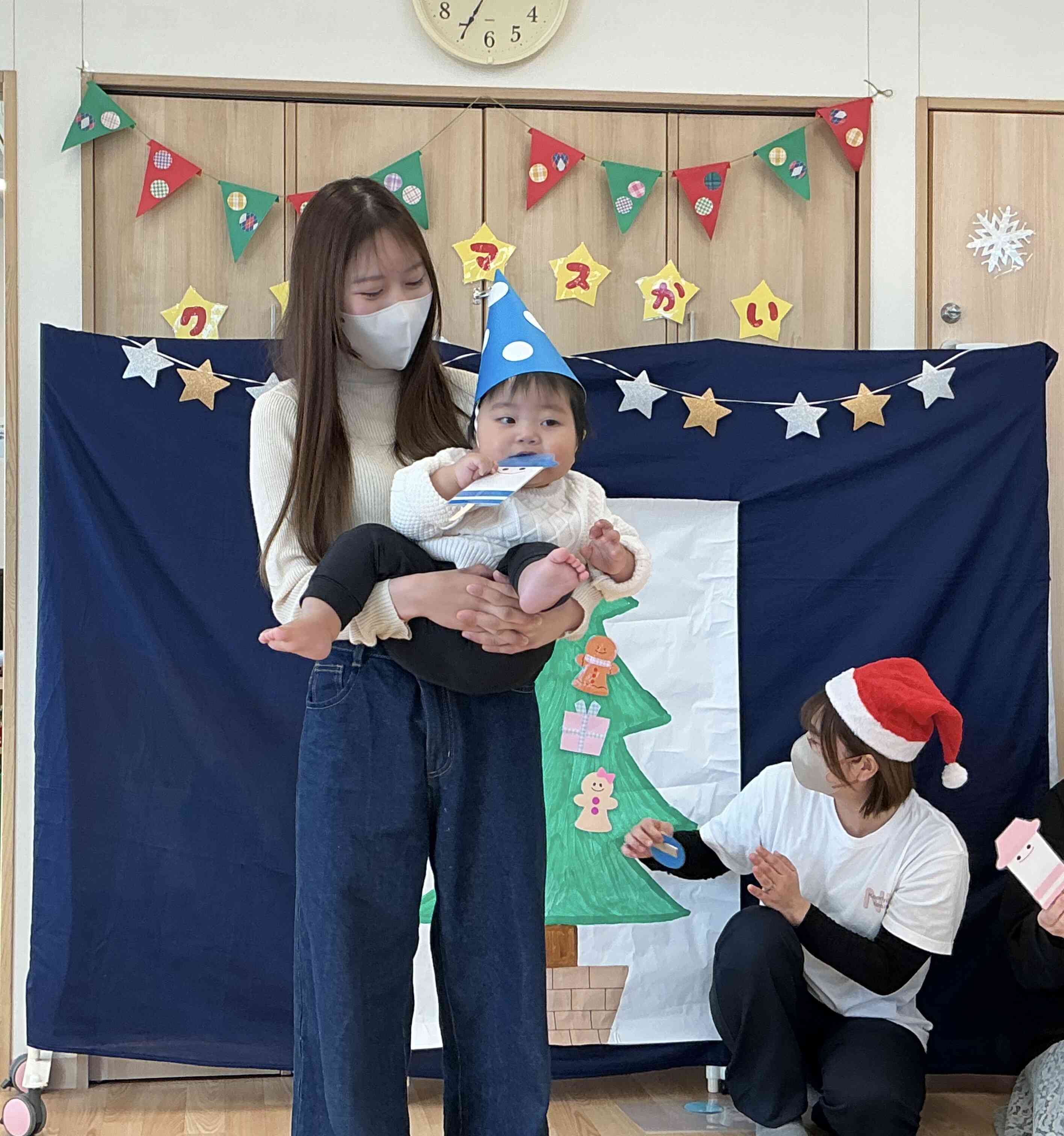 名前を呼ばれると上手に手を挙げられました!