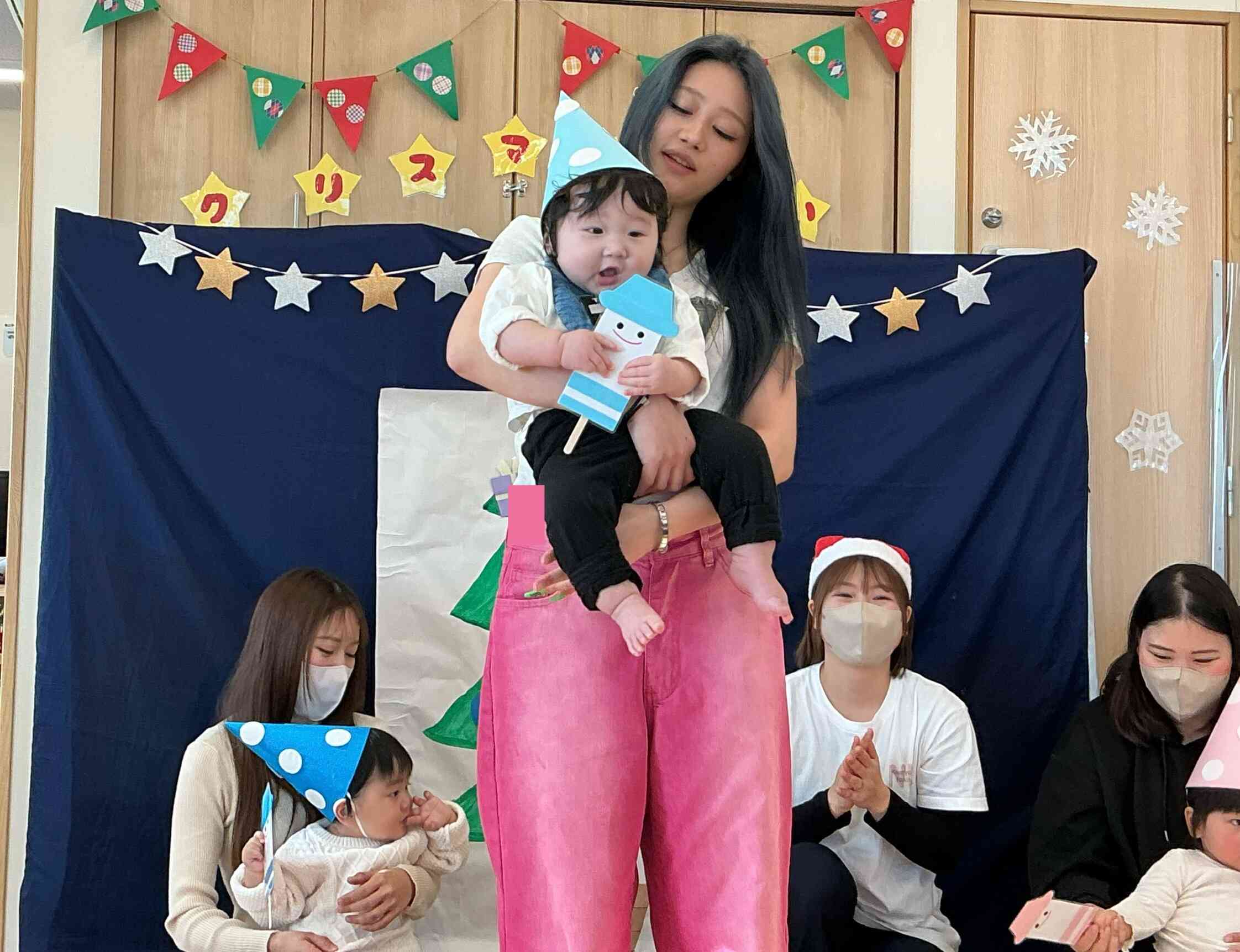 クレヨン上手に持てました♪