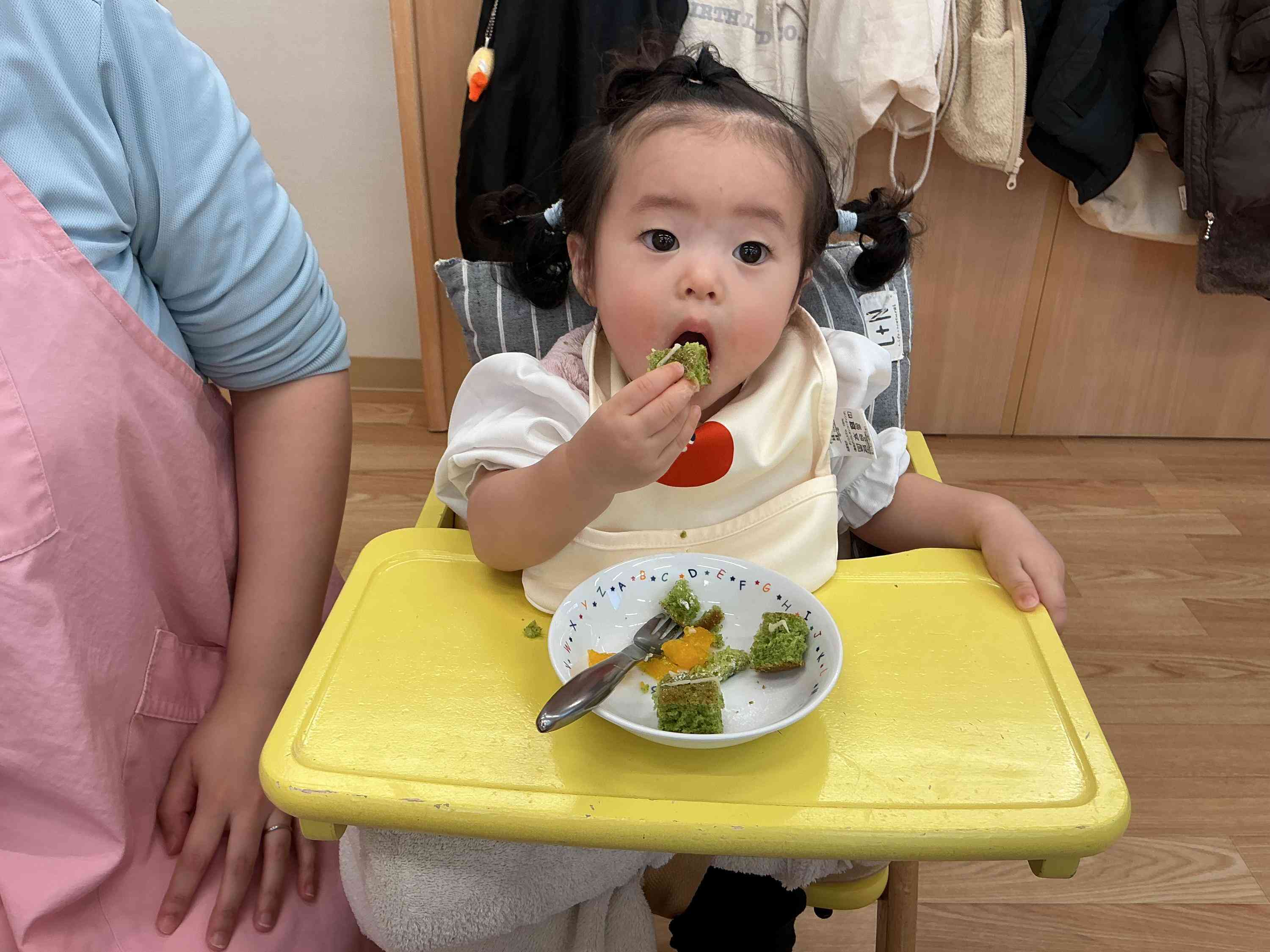 手掴み食べが上手になりました