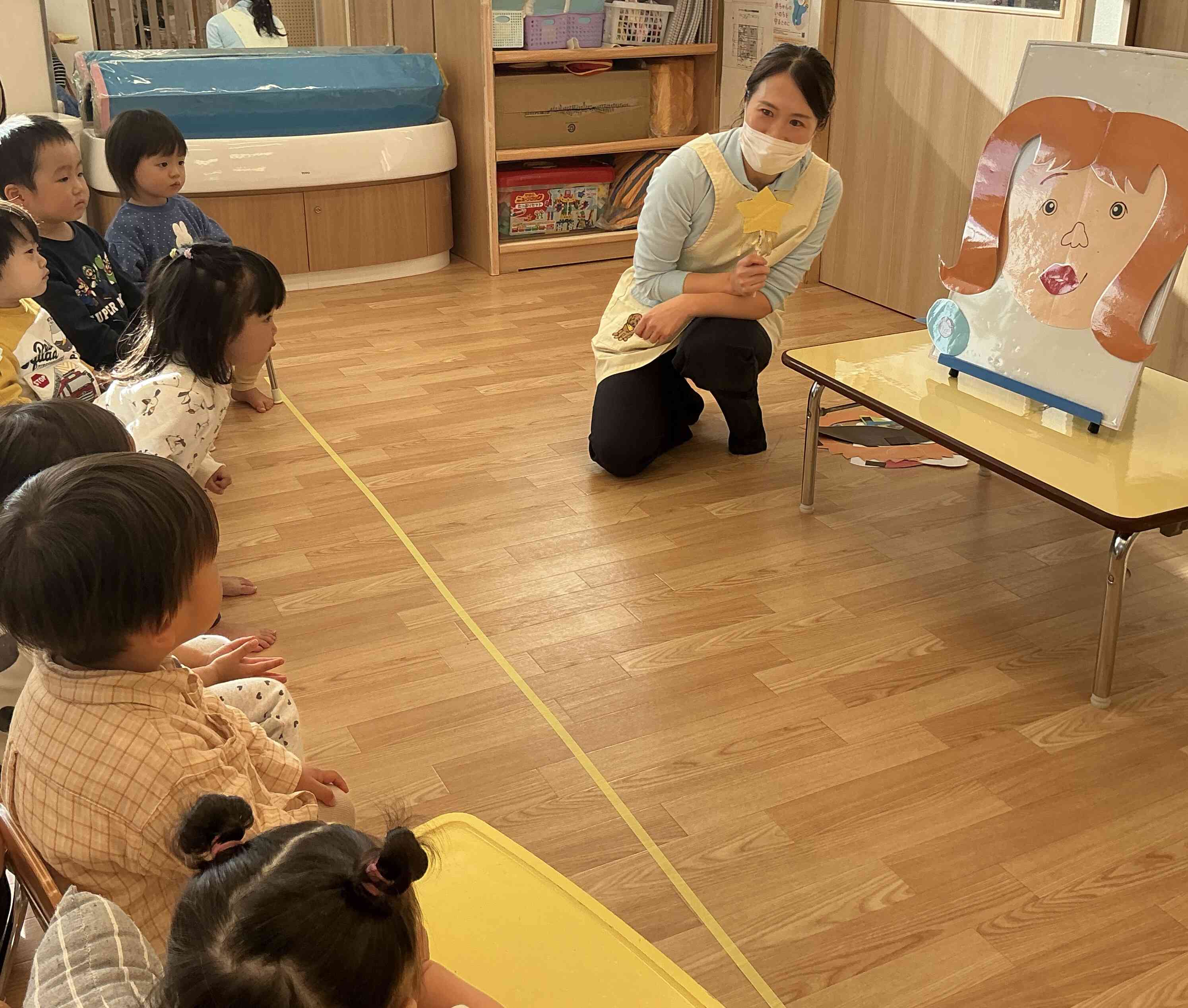 ママの唇にみんなニコニコ