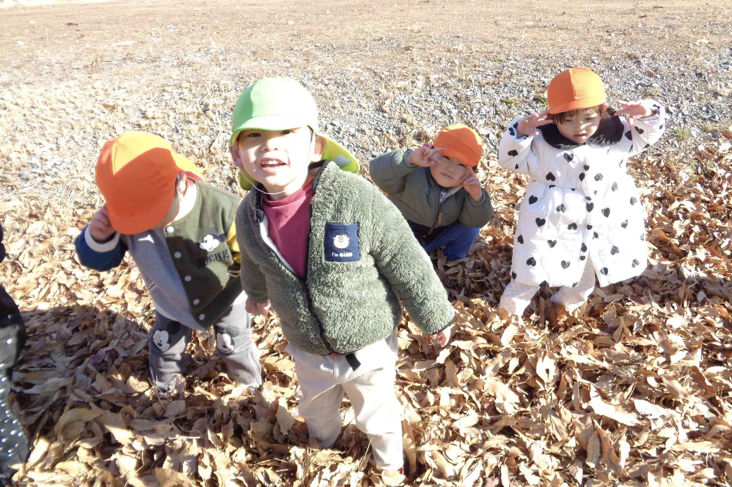 落ち葉を踏むのたのしいね