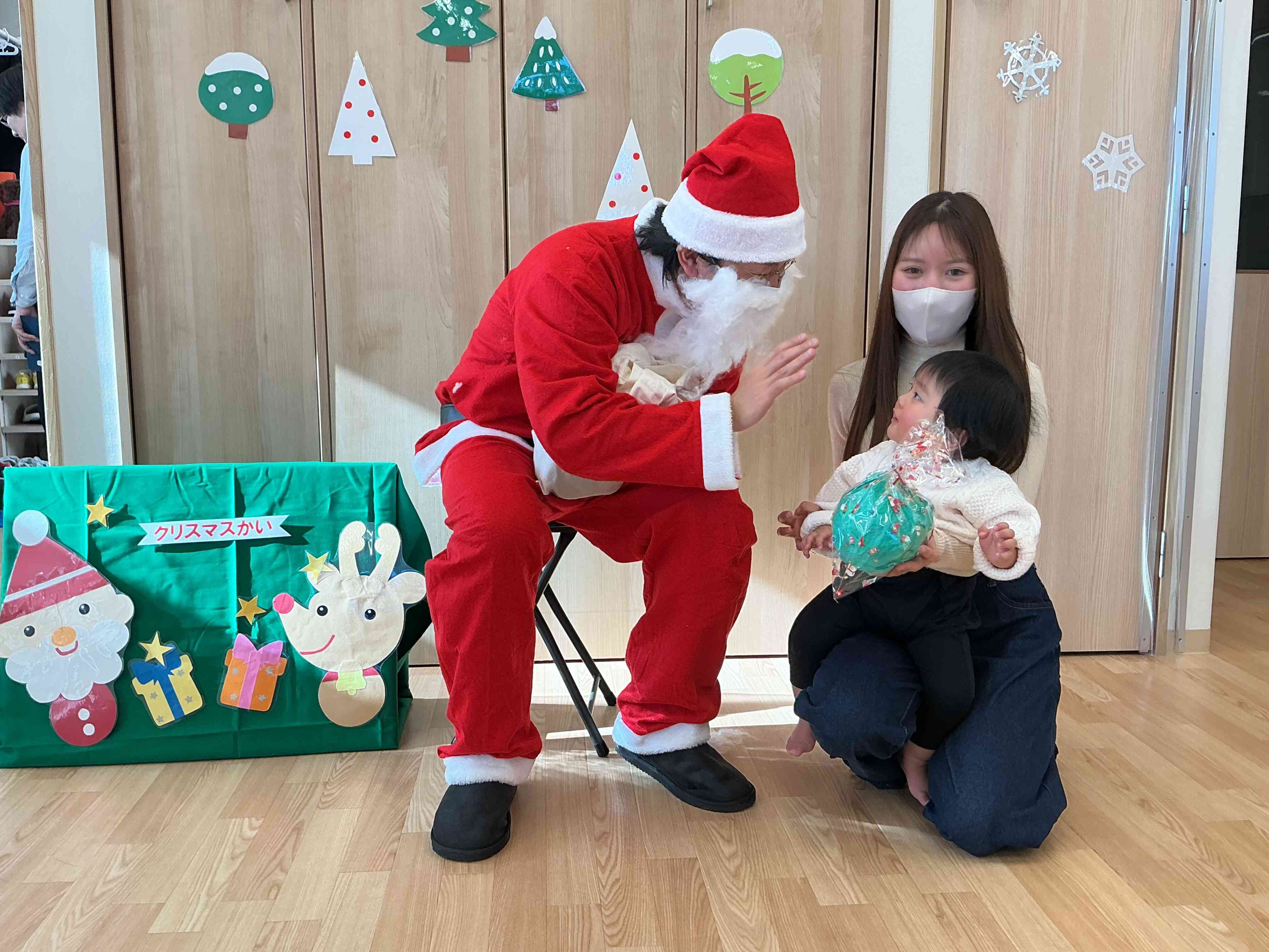 お楽しみのプレゼントの中身はなんだろう？