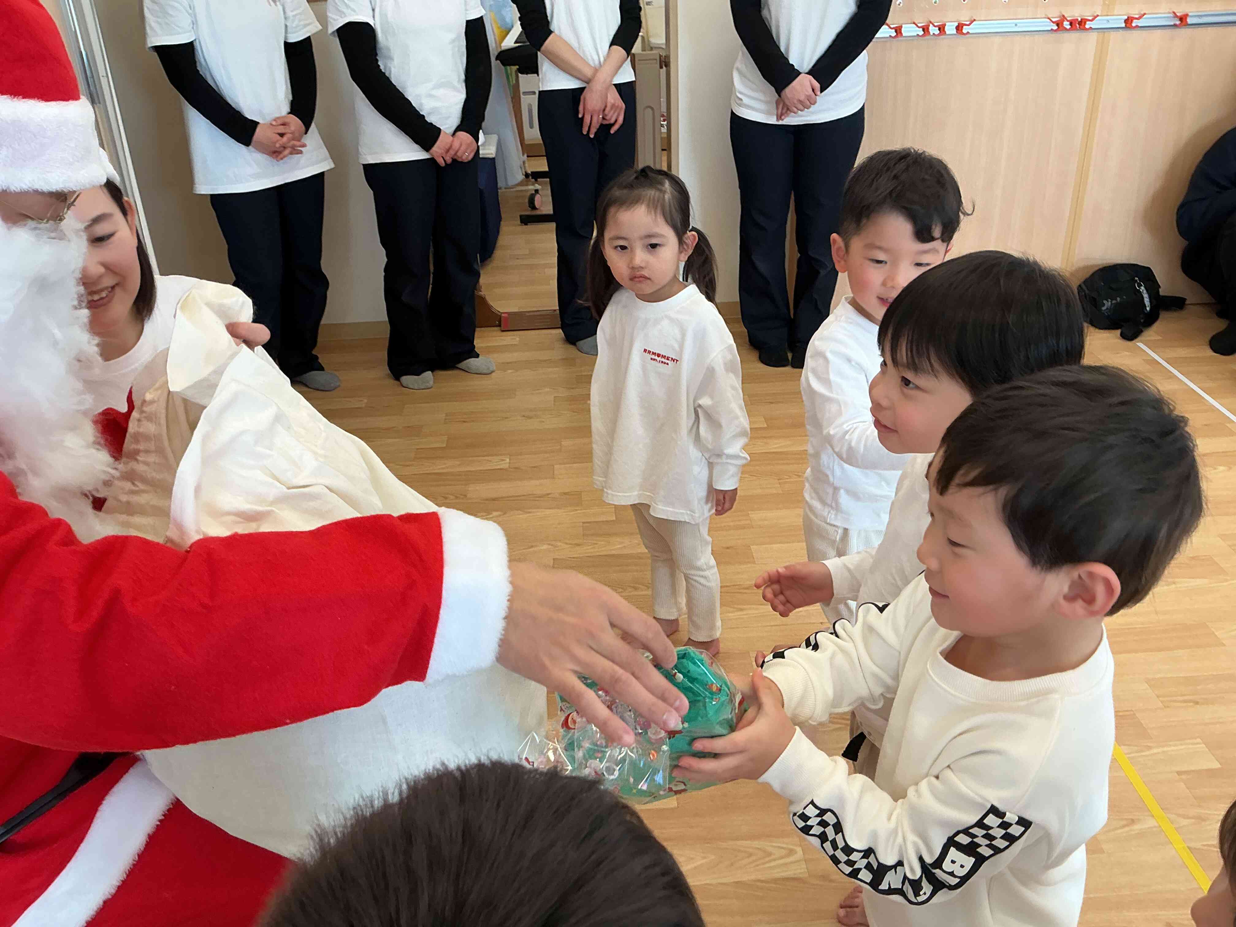 少し緊張しながら受け取りました