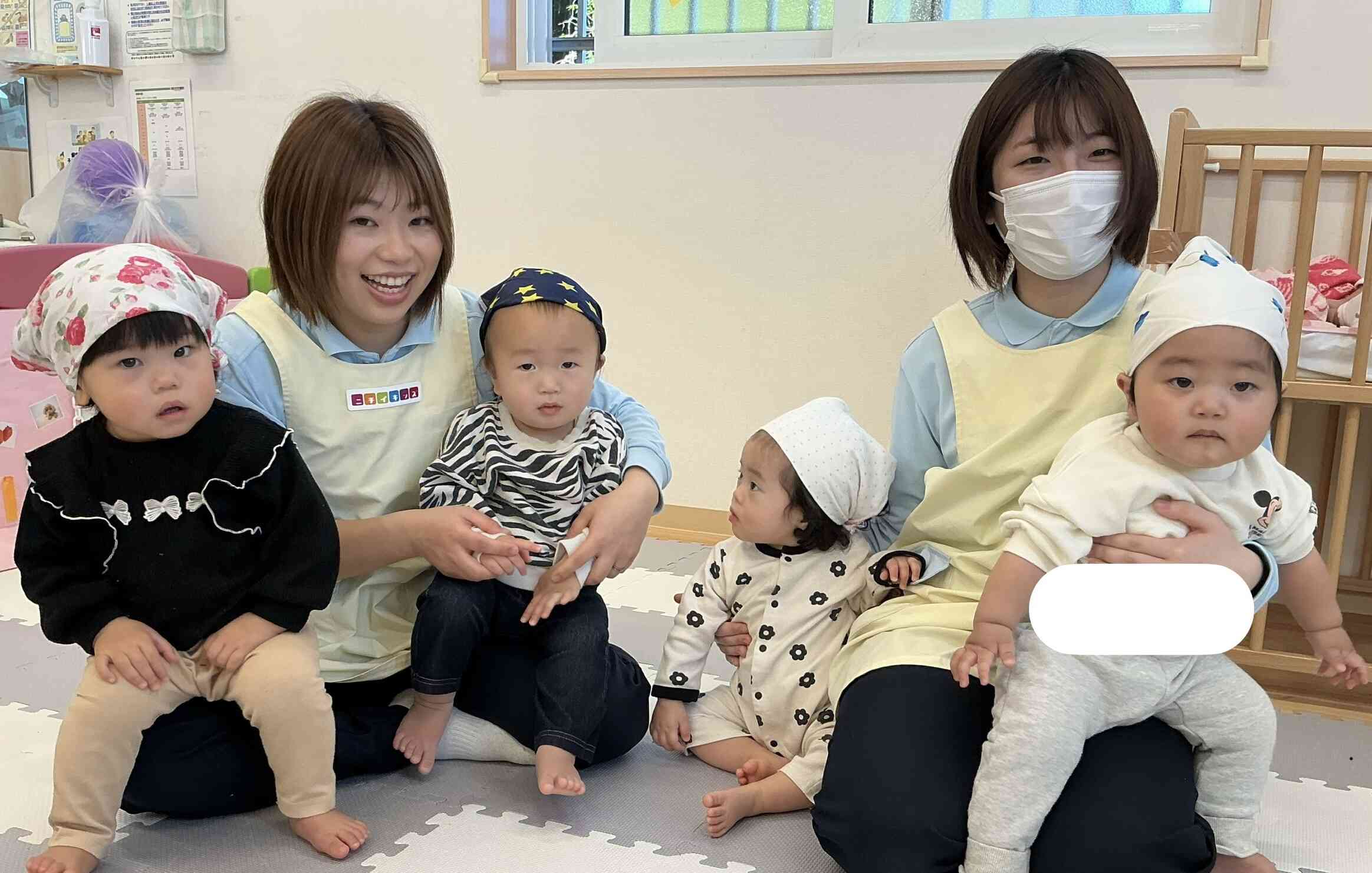 ひよこ組（0歳児）でハイポーズ！