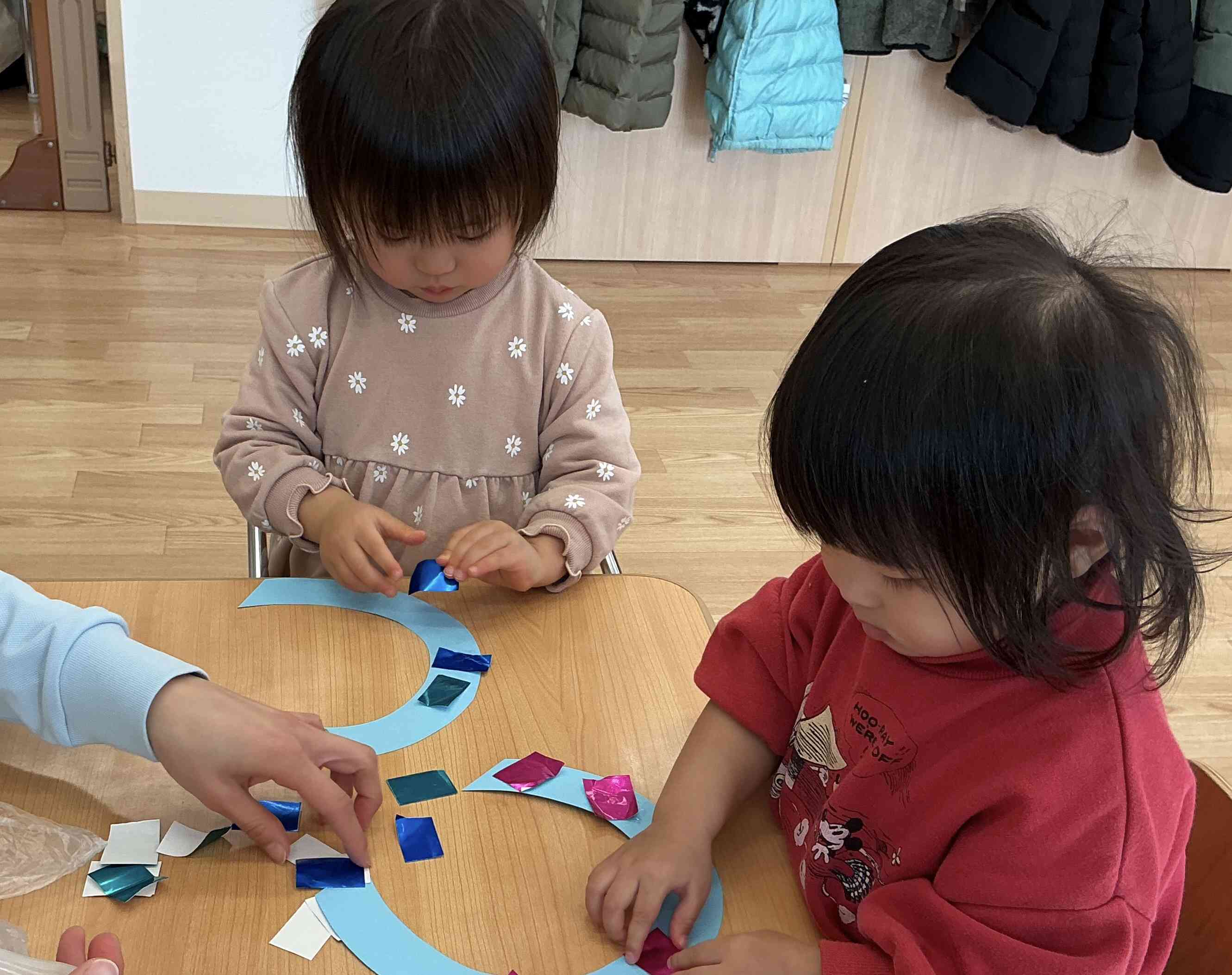 キラキラの折り紙きれいだね！