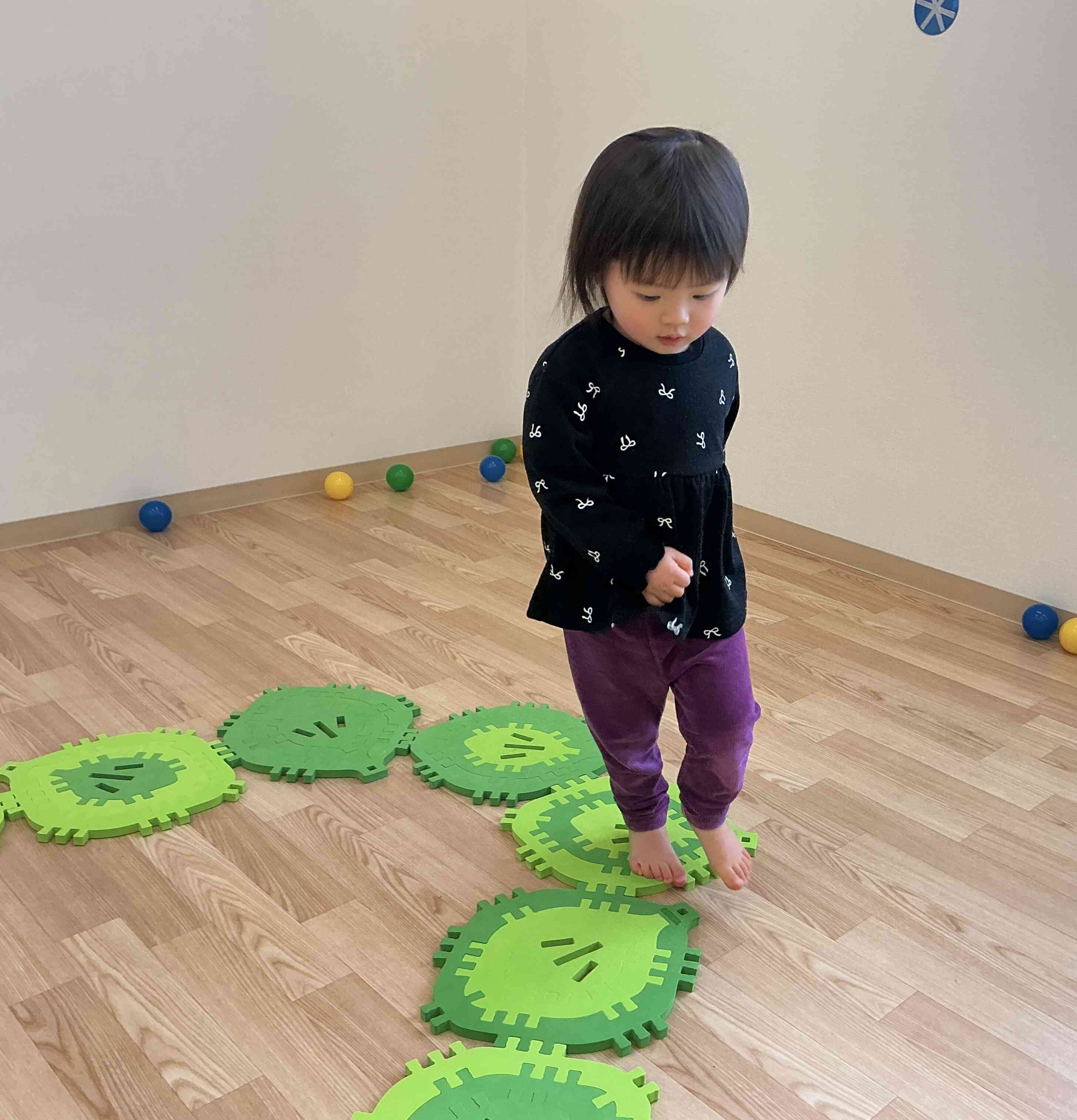 葉っぱの道ができたね