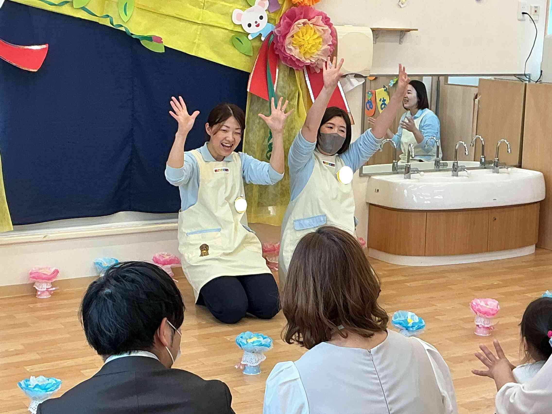 先生と一緒に手遊びをしたよ