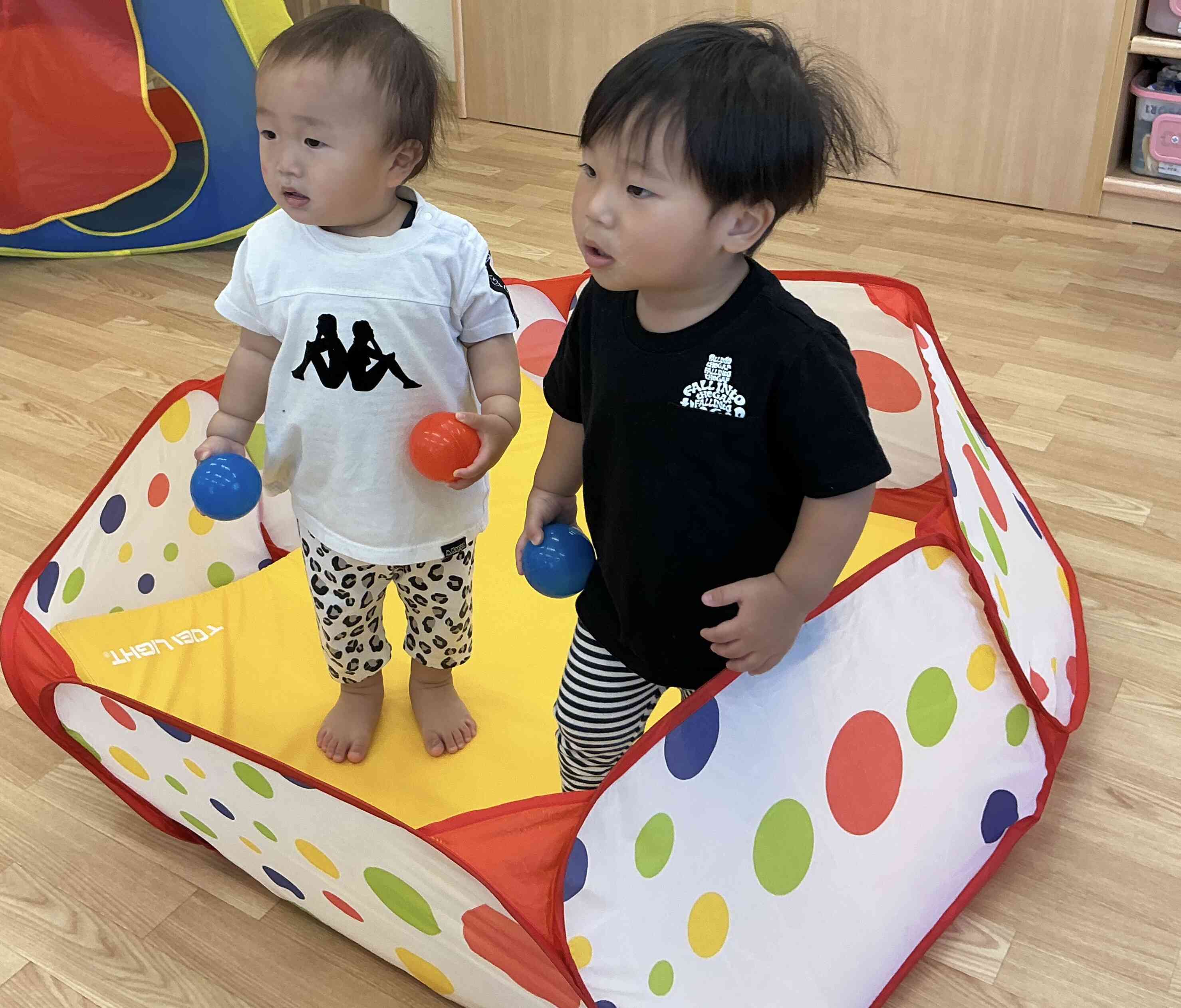 お友達と遊ぶの楽しいね