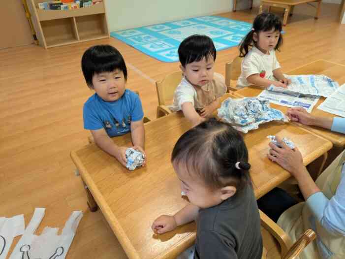 りす組(1歳児）室内遊び