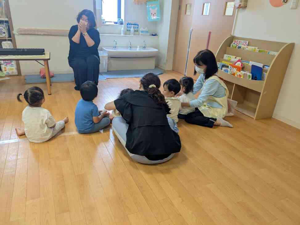 りす組(1歳児）リトミック