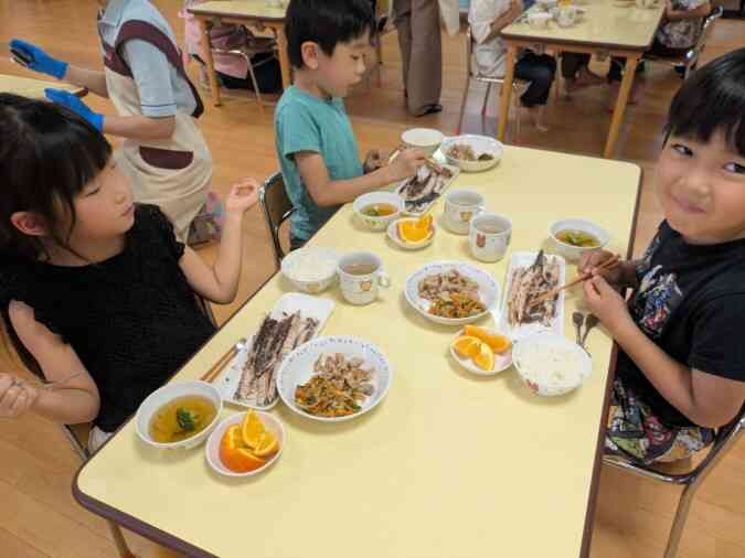 給食の時間に美味しく頂きました！