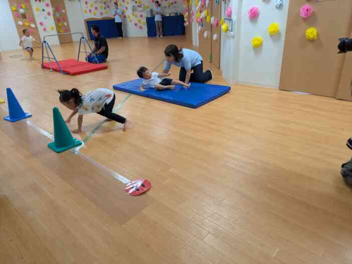 体操の発表をするぱんだ組（３歳児）のお友だちです。