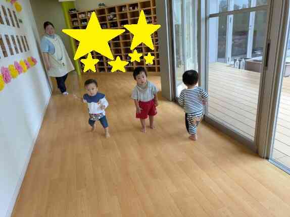 歩行もだんだんとしっかりしてきました!
