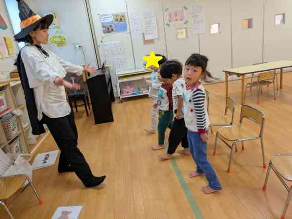 体を動かしながら、楽しく英語を身に着けます！