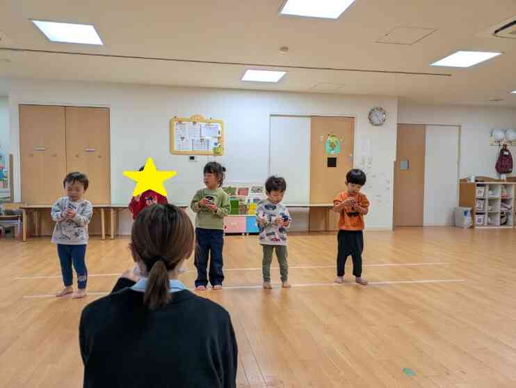 ぱんだ組（3歳児）のお友だちはカスタネットで合奏です！