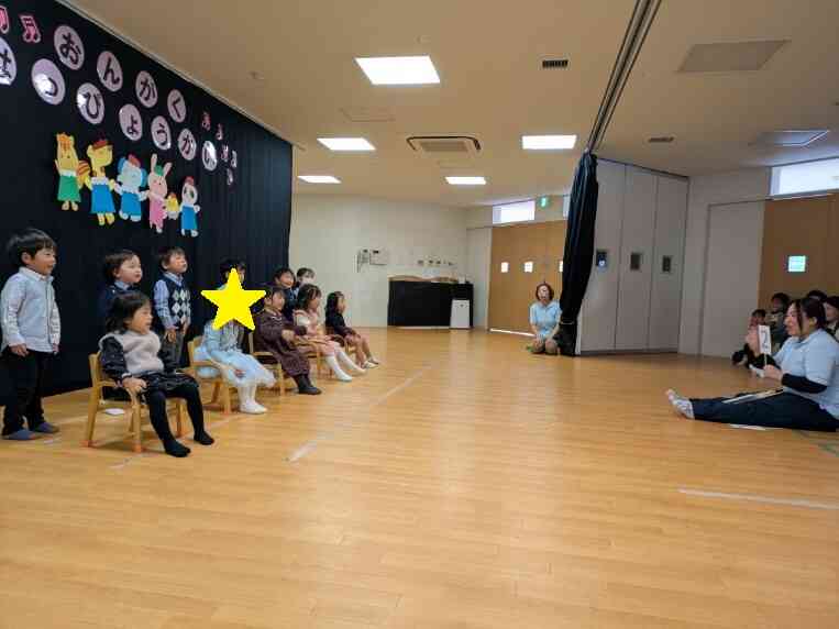 ２歳児クラス。「すうじのうた」を元気に披露しました！