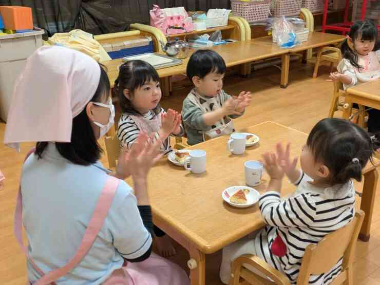 おいしいおやついただきましょう！