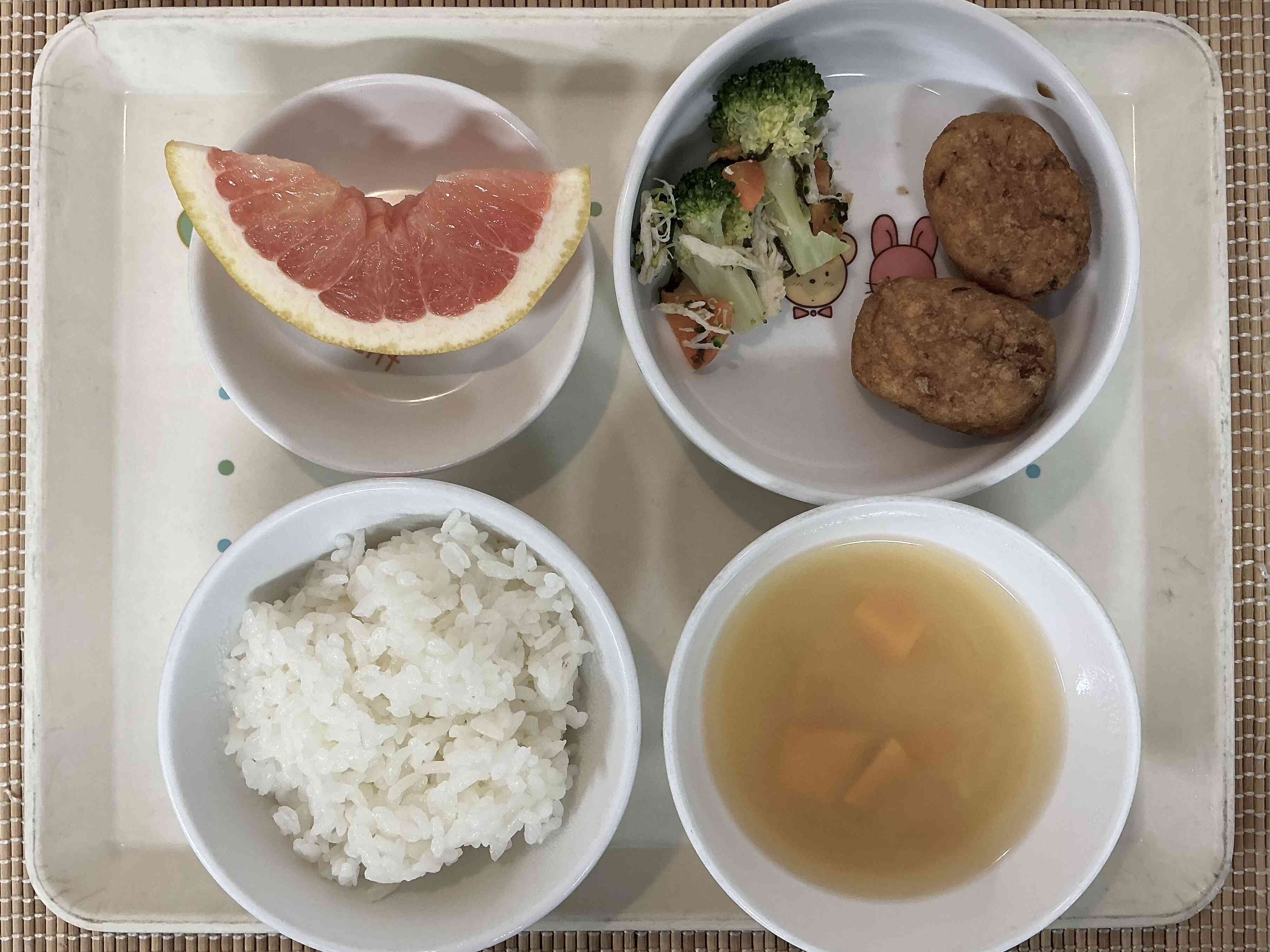 5月の献立を紹介します。