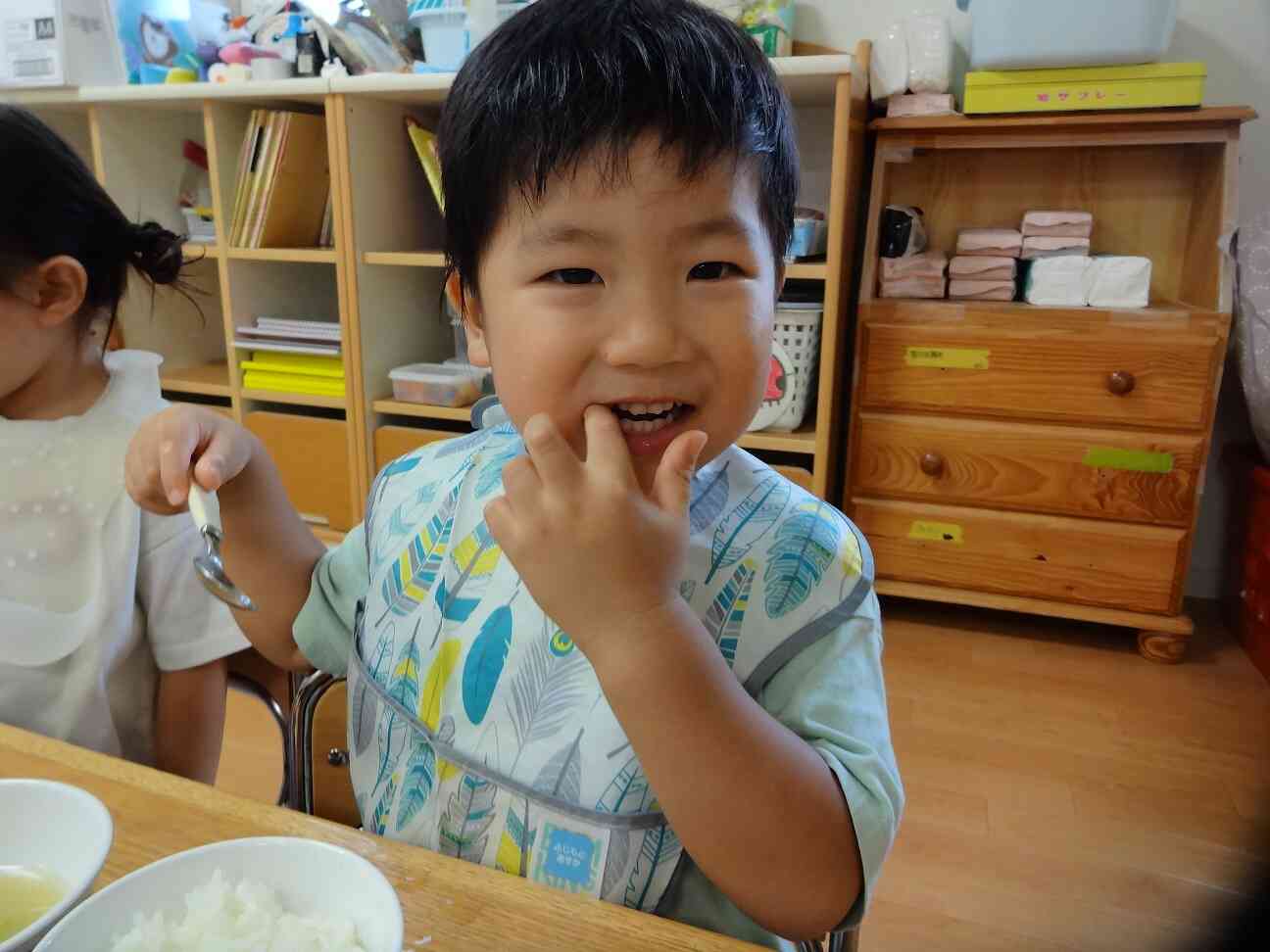 うさぎ組（２歳児）、給食の様子です！