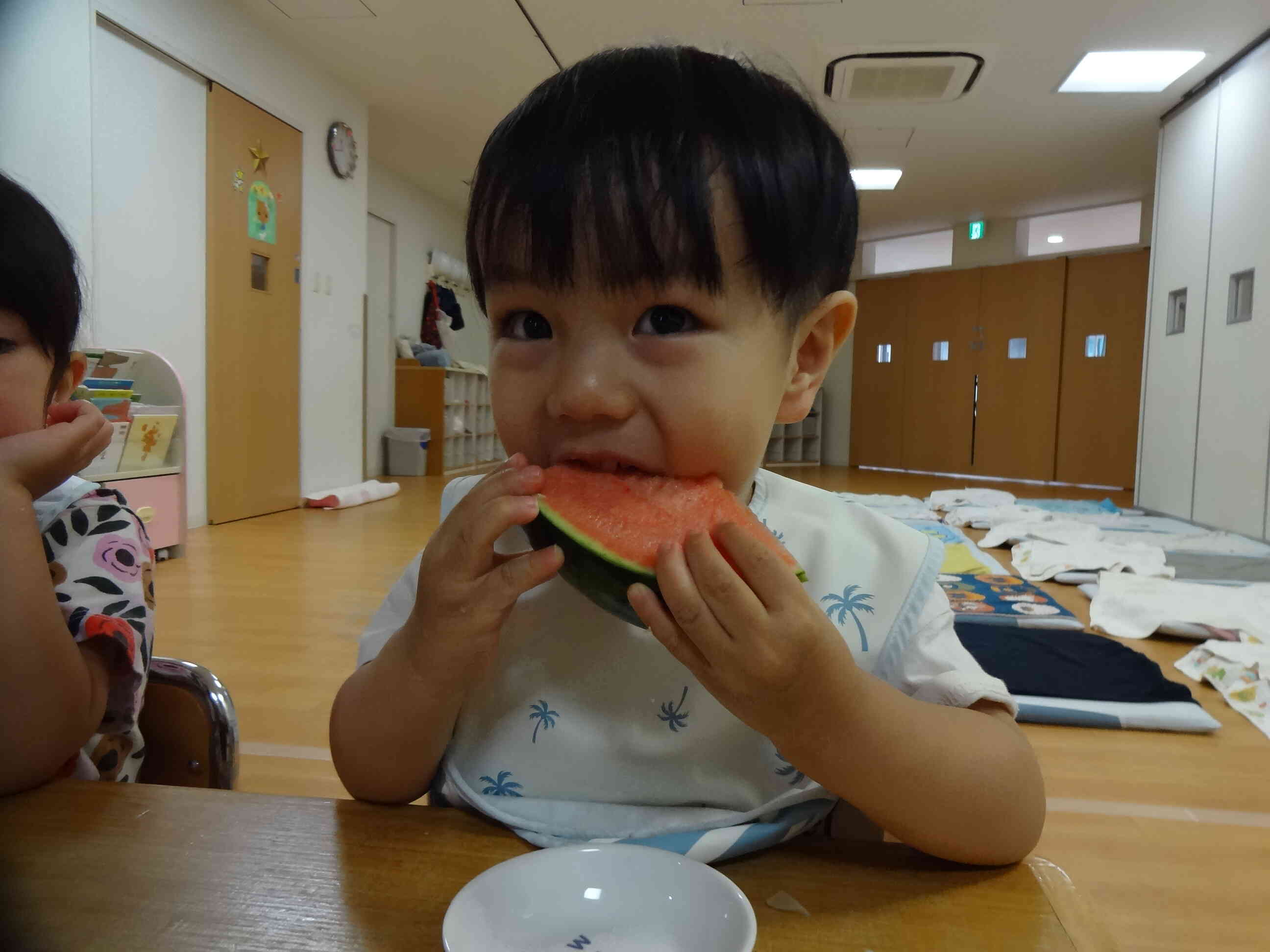 給食にすいかが出たよ！