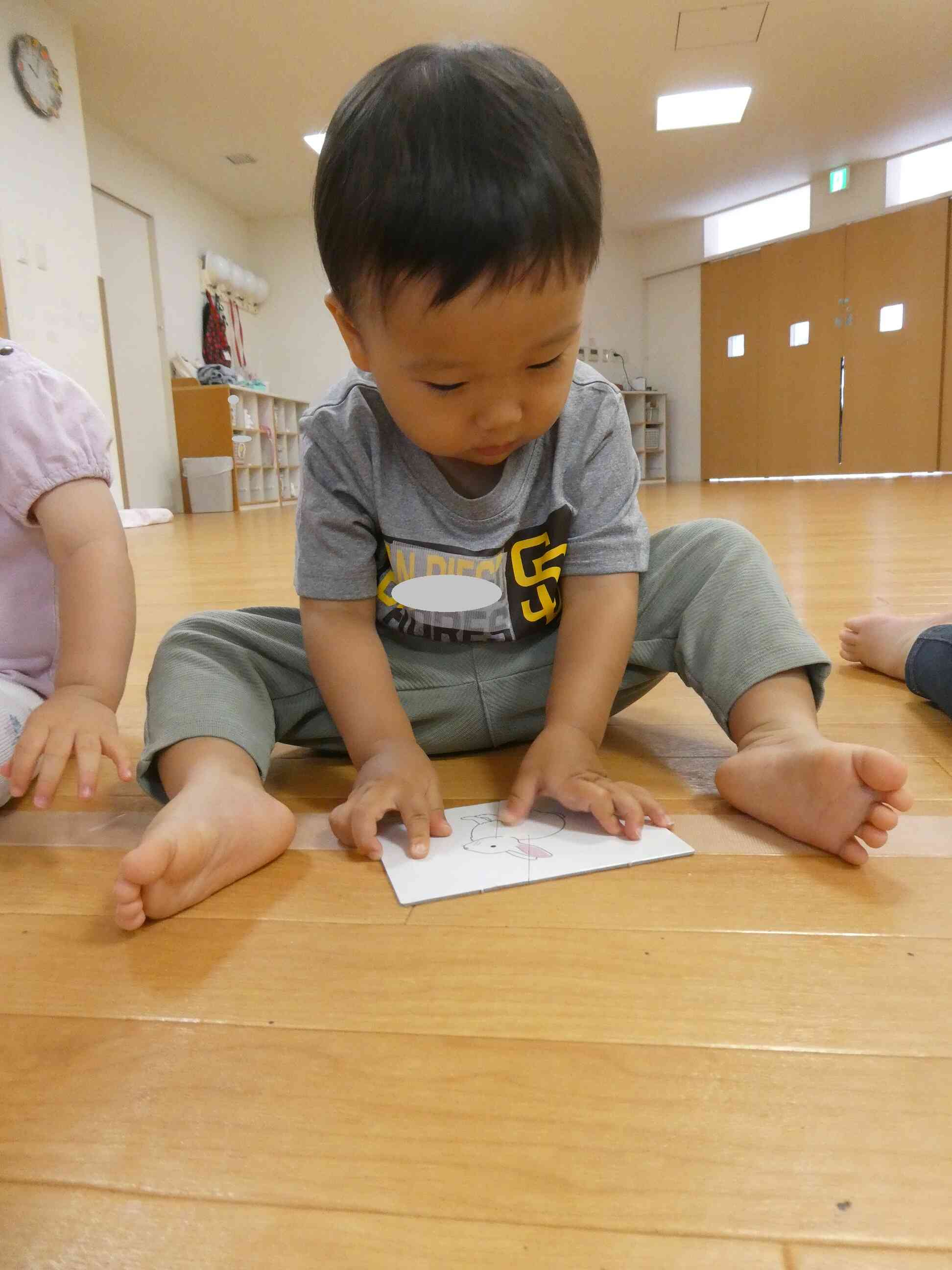 りす組（１歳児クラス）のリトミック♪