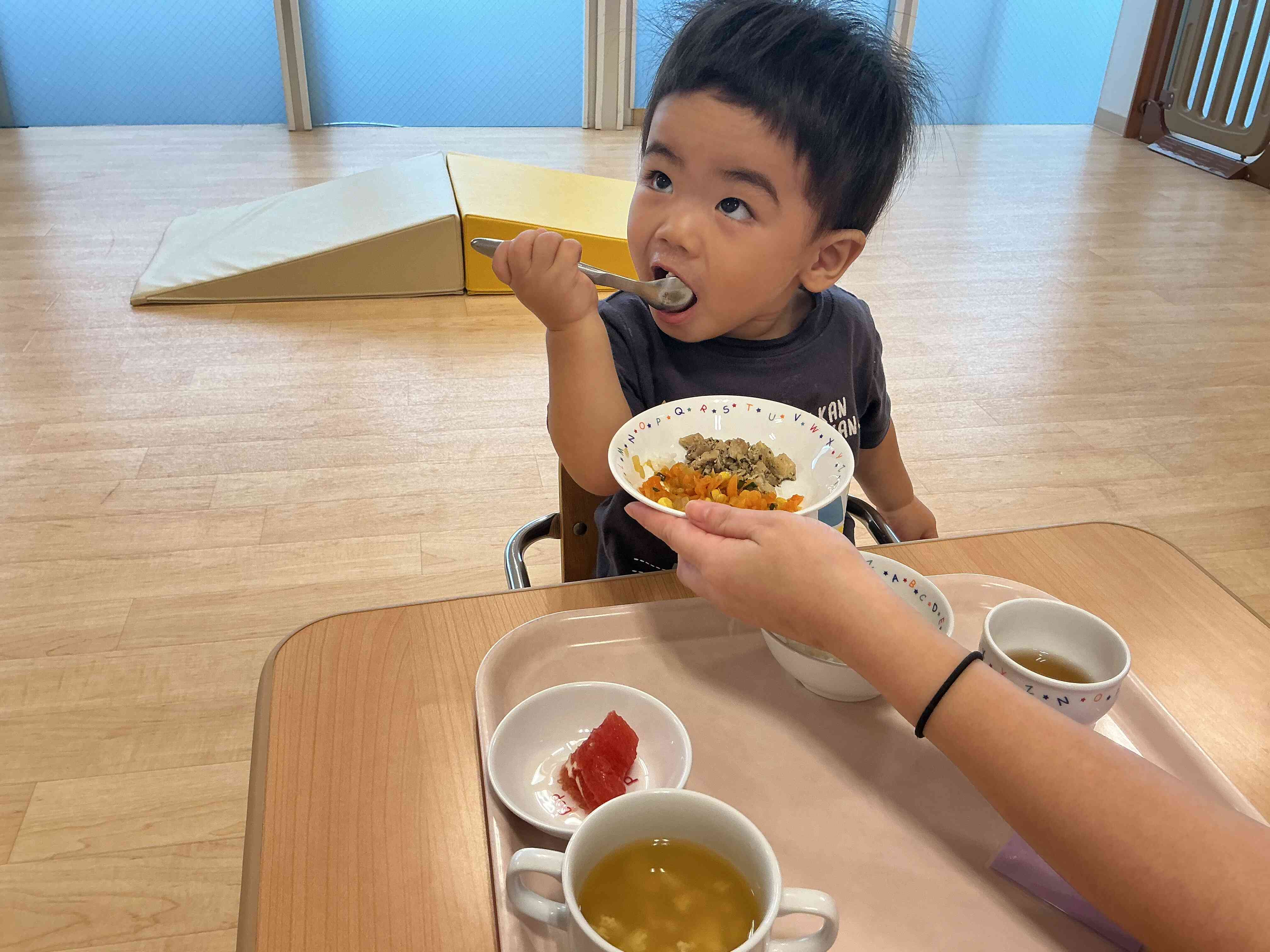 〜お食事の様子〜（ひよこ組）