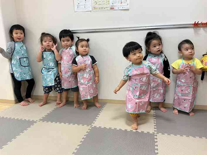 エプロン姿でなにが始まるのかなー？