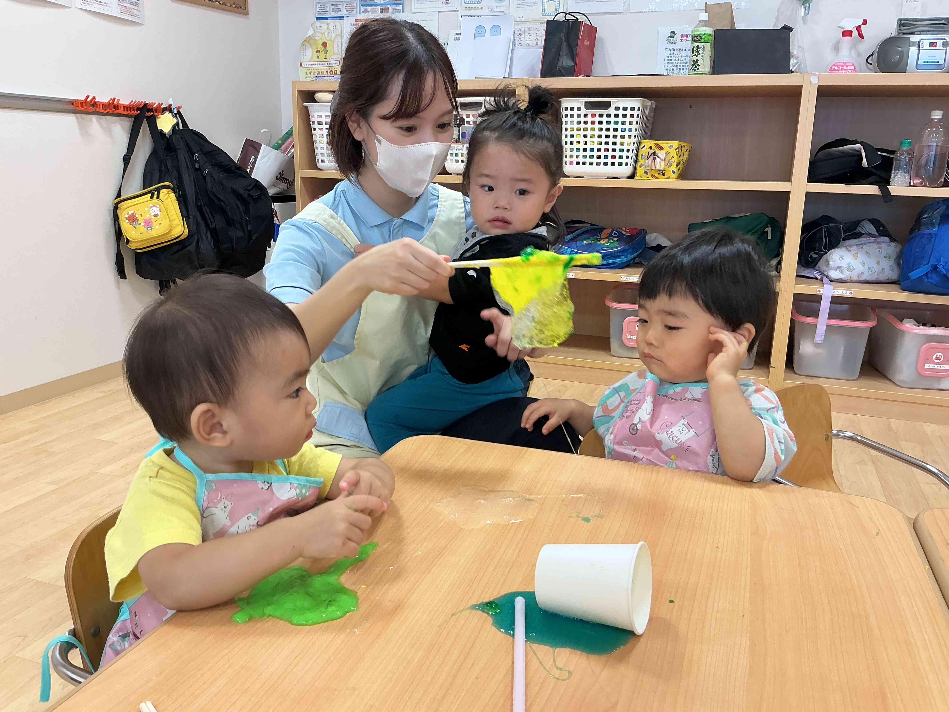 みんな大好き、スライム遊び♪